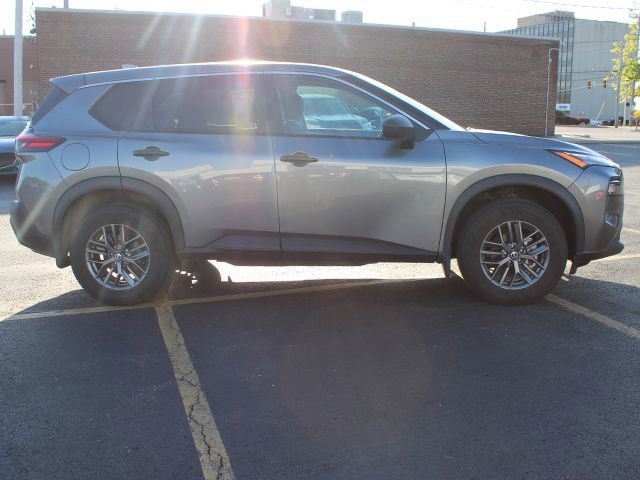 Used 2021 Nissan Rogue S AWD/4WD image 5