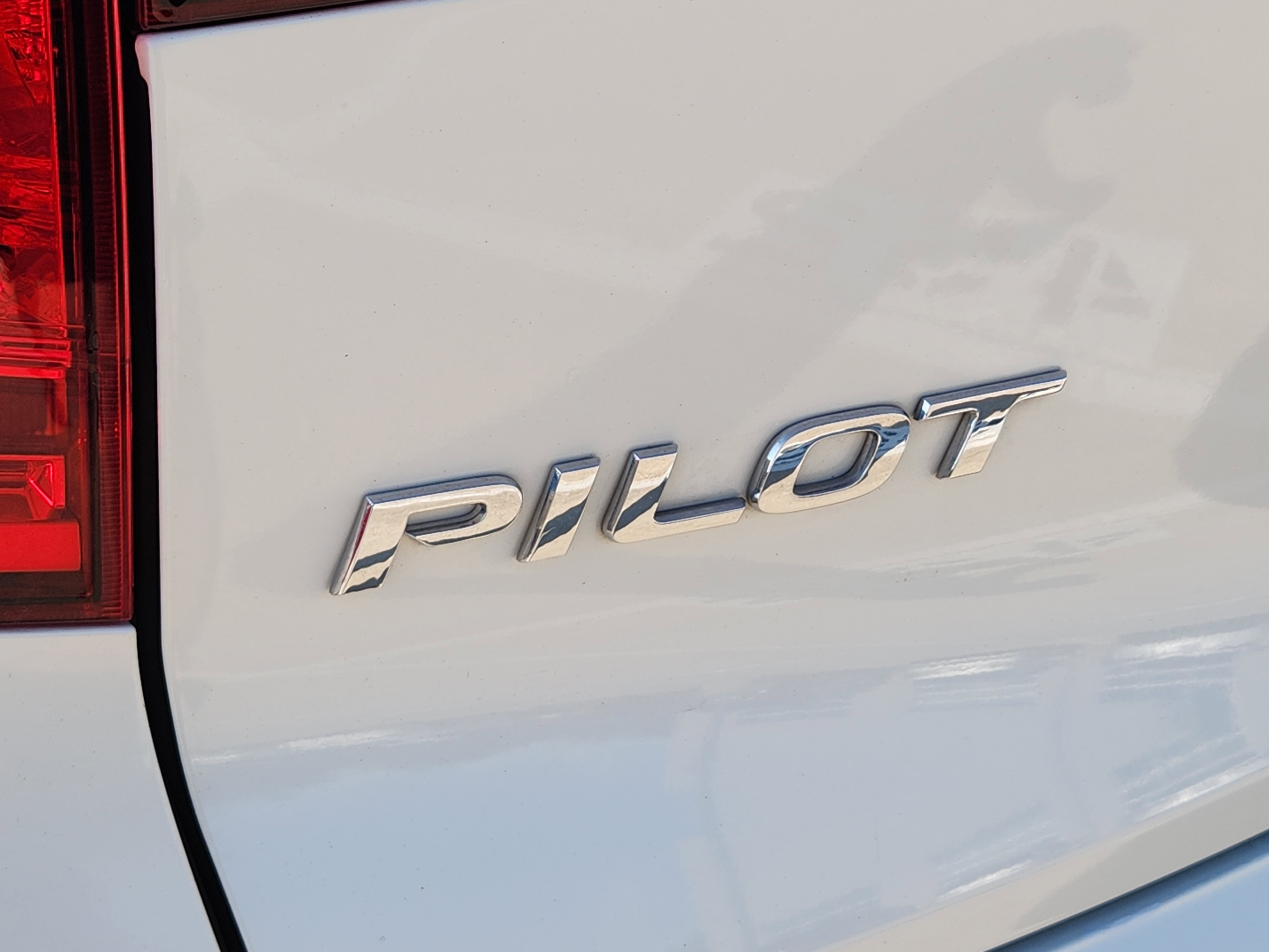 Used 2018 Honda Pilot Elite image 44