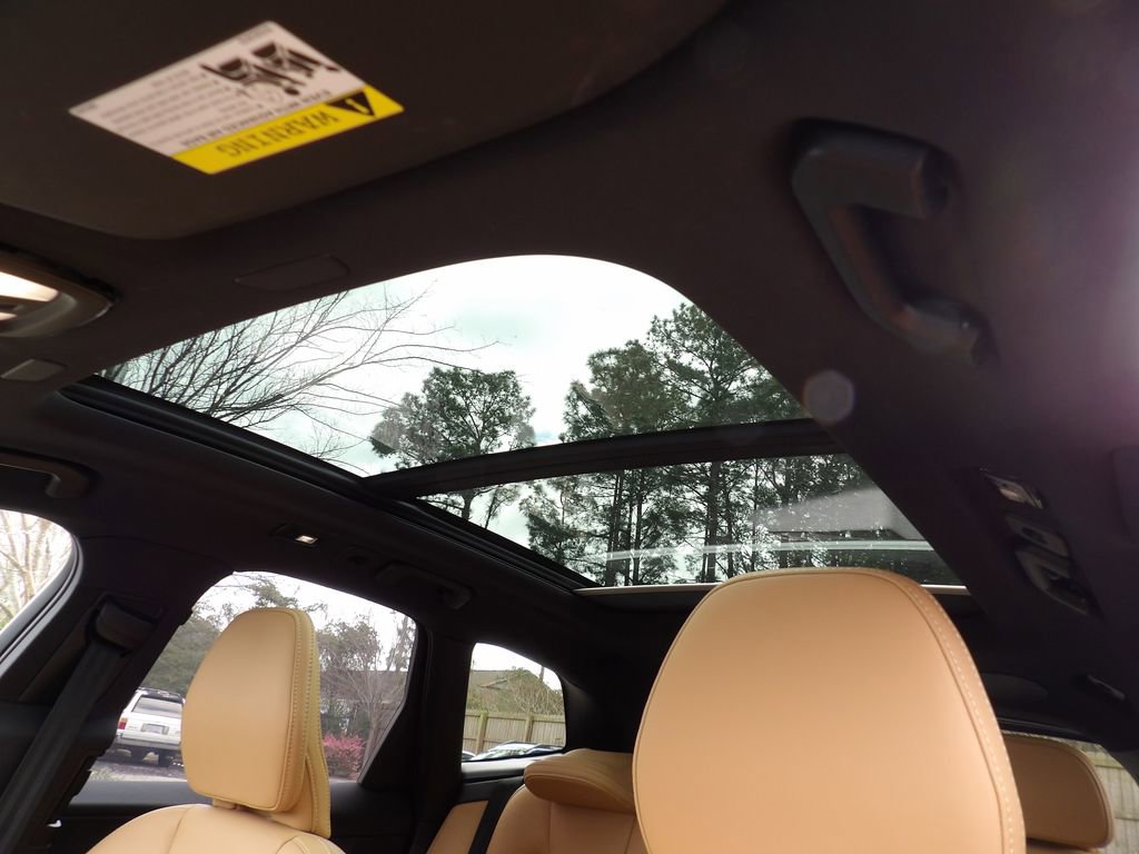 Certified 2024 Volvo XC60 B5 Ultimate w/ Protection Package Premier image 18