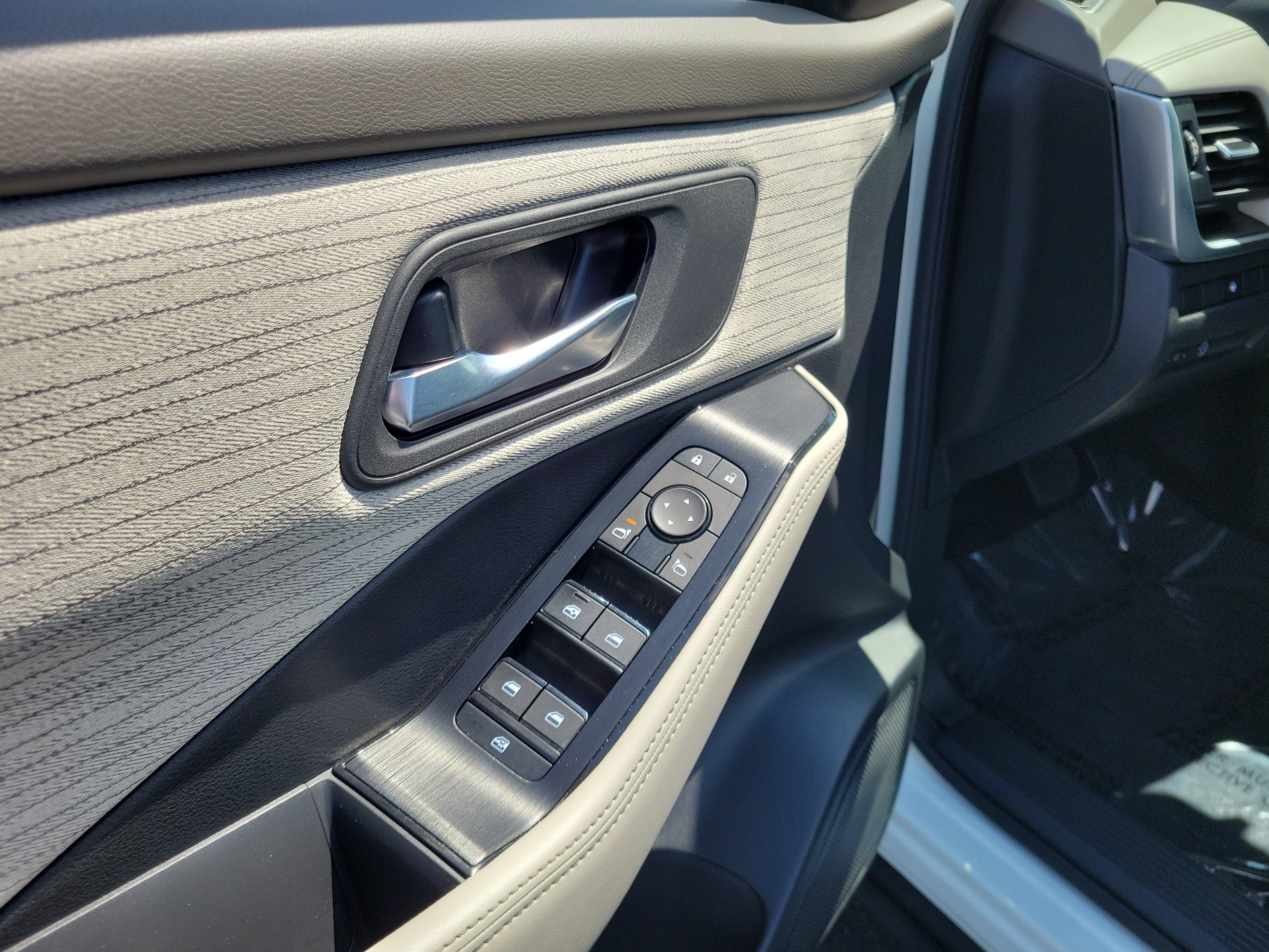 Certified 2023 Nissan Rogue SV AWD/4WD image 18