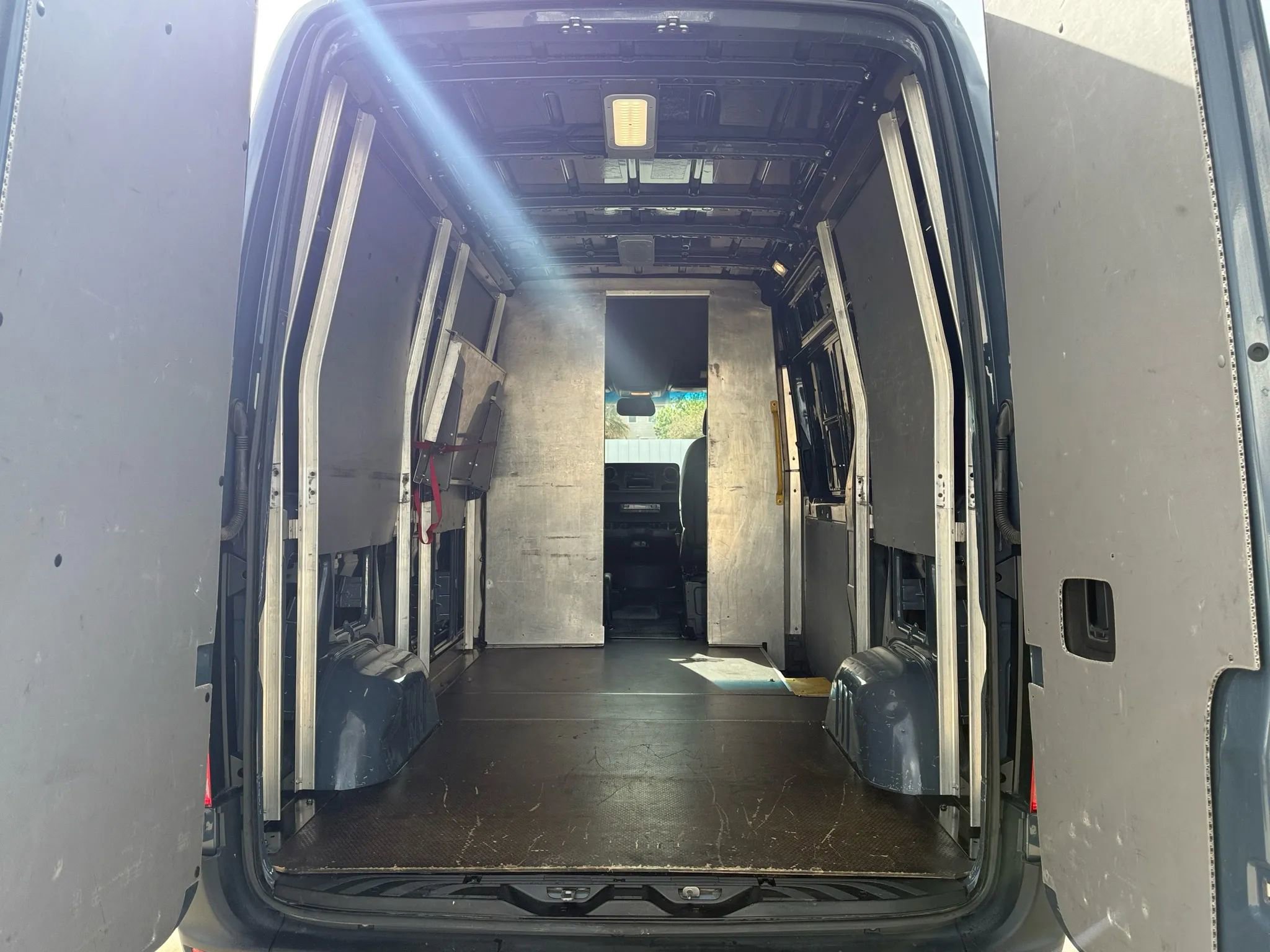 Used 2019 Mercedes-Benz Sprinter 144 image 23