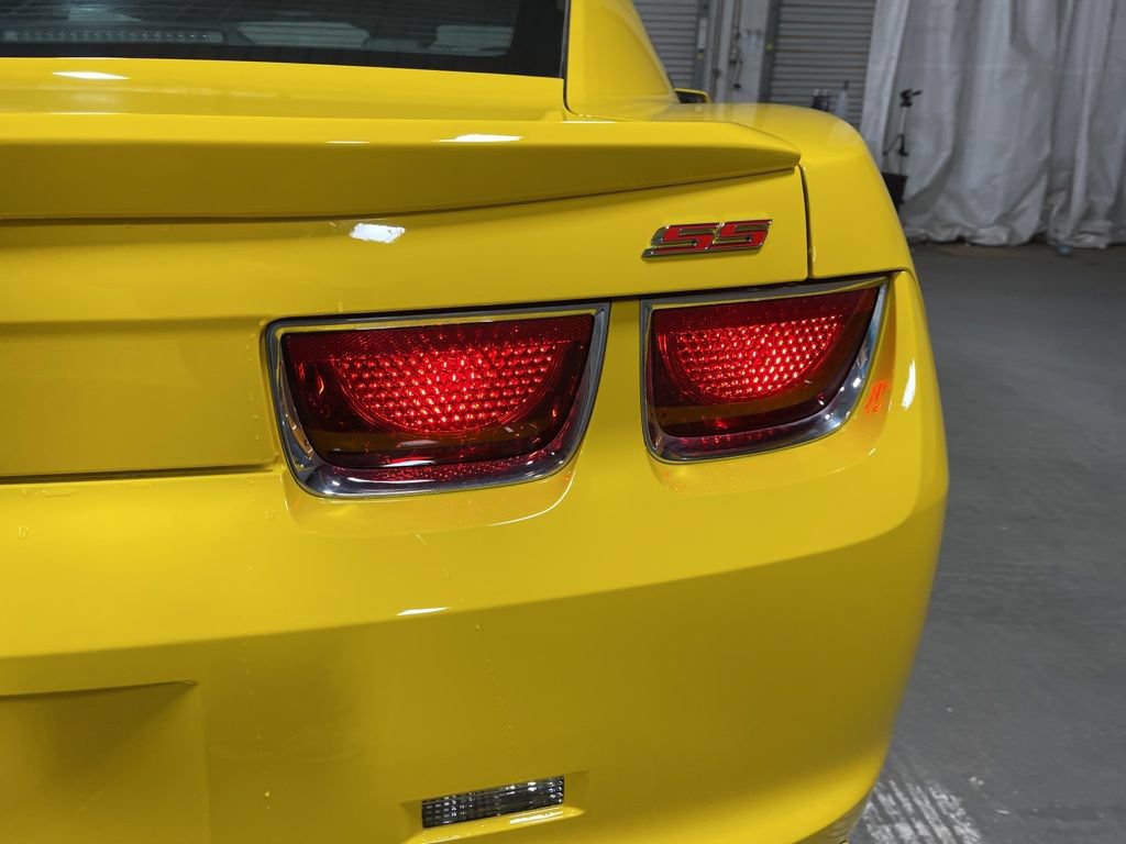 Used 2010 Chevrolet Camaro SS w/ LPO, Ground Effects Package RWD image 31