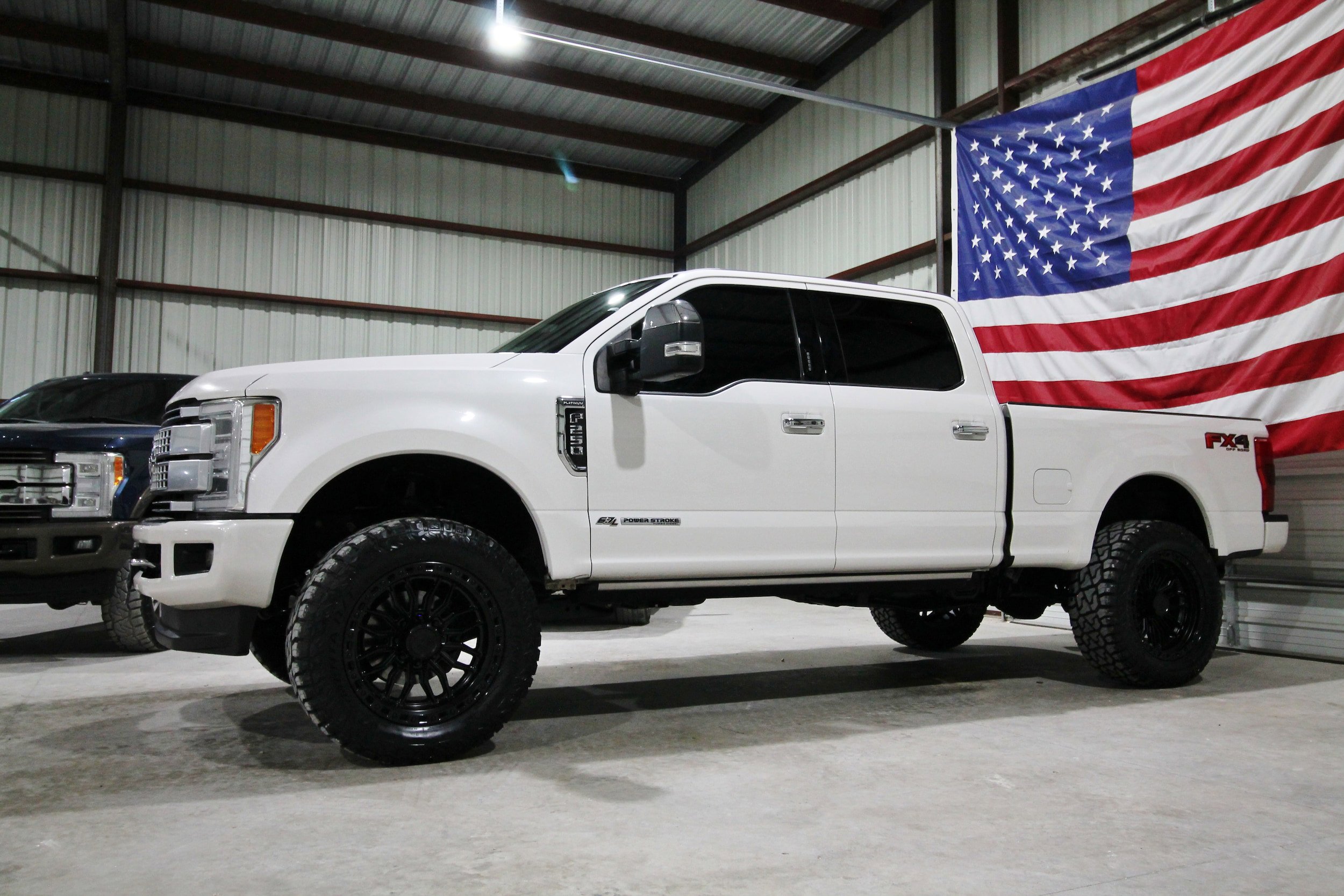 Used 2019 Ford F250 Platinum w/ Platinum Ultimate Package image 4
