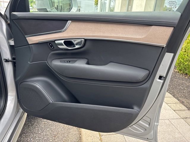 Used 2025 Volvo XC90 B6 Plus AWD/4WD image 15