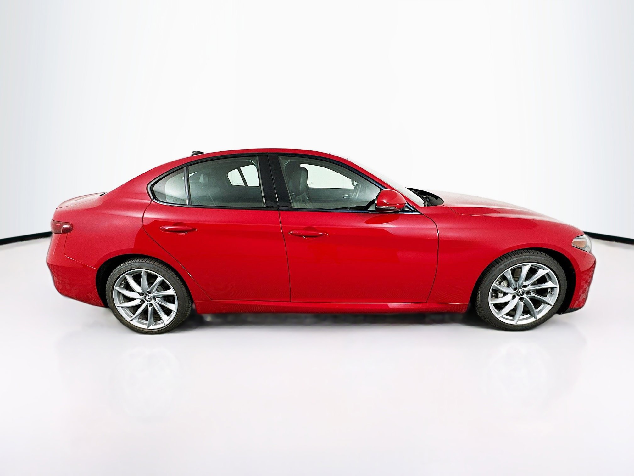 Used 2023 Alfa Romeo Giulia Ti image 10