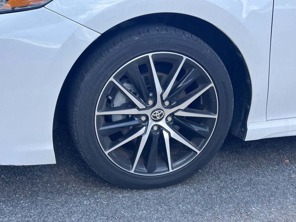 Used 2021 Toyota Camry SE FWD image 11