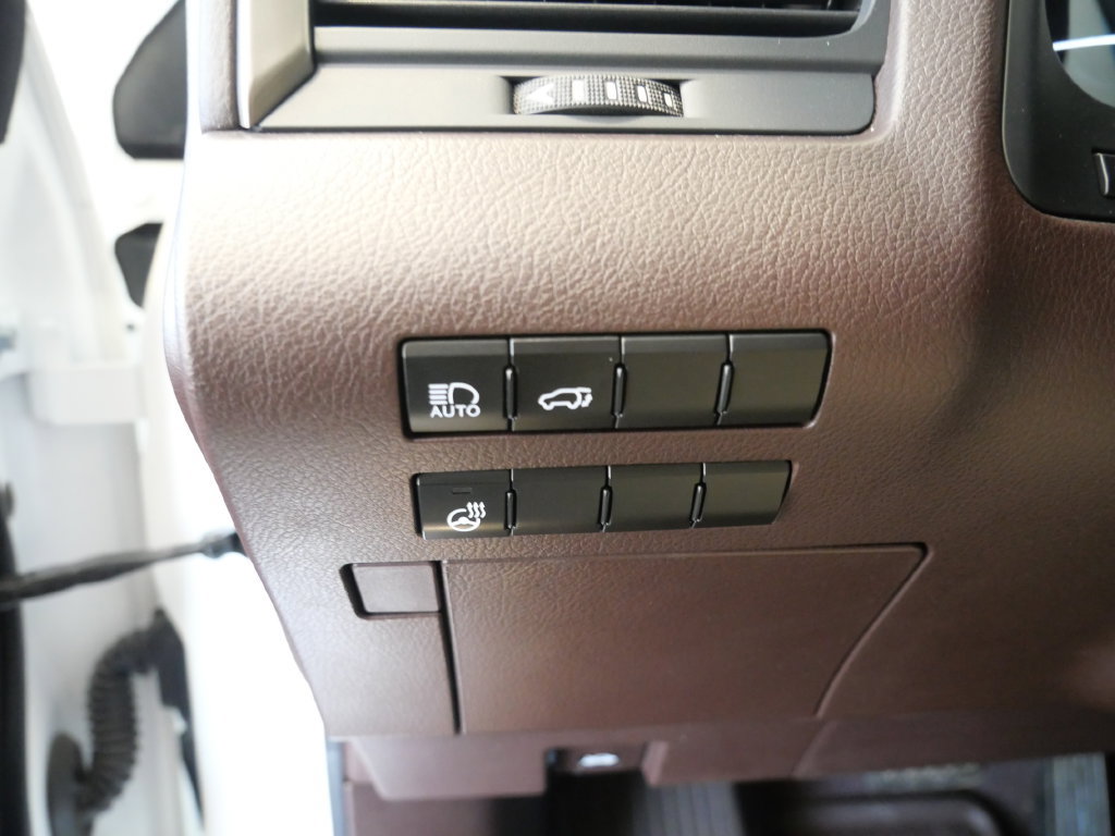 Used 2018 Lexus RX 350L AWD w/ Premium Package image 14
