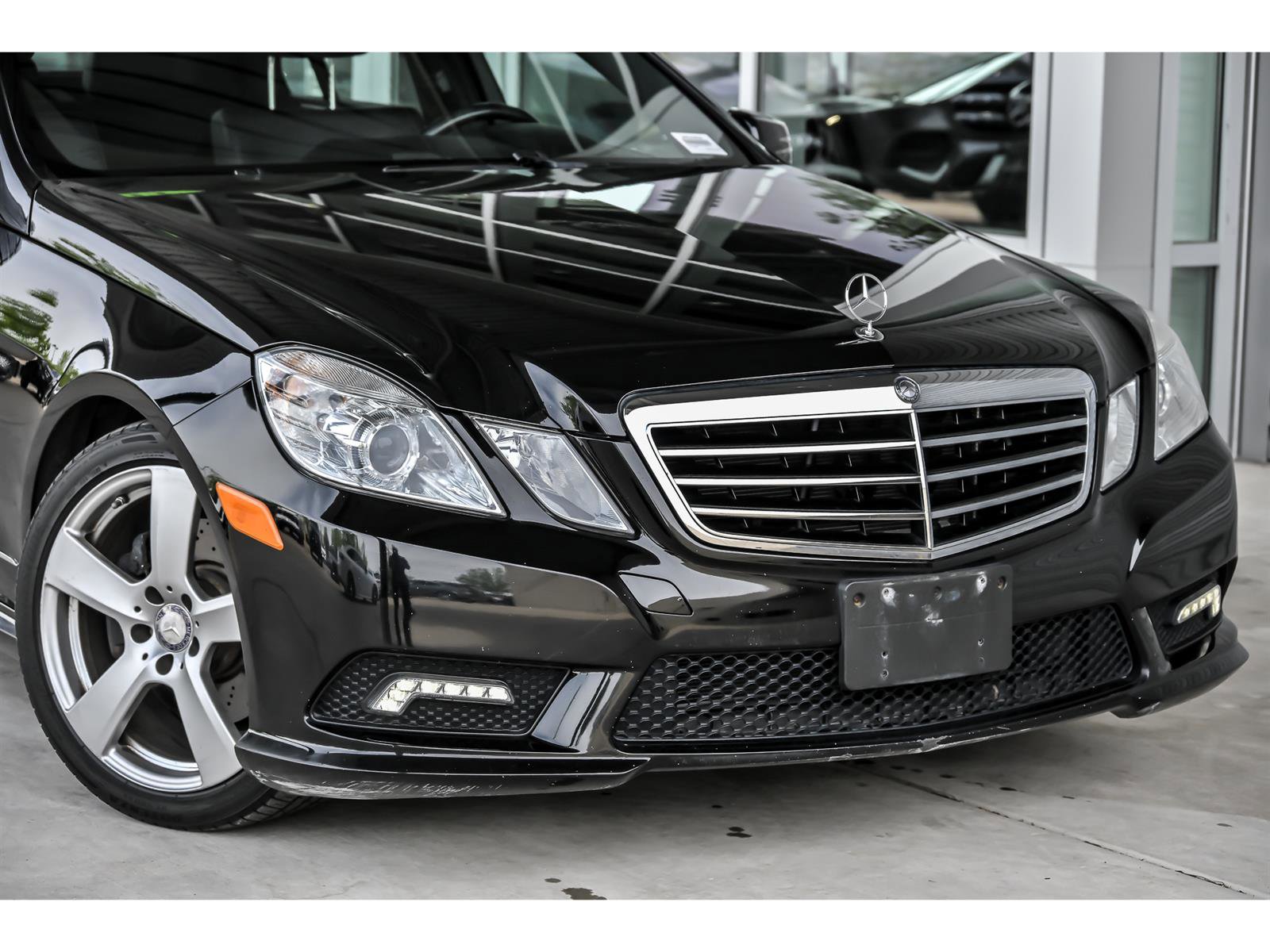 Used 2011 Mercedes-Benz E 350 4MATIC Sedan image 2