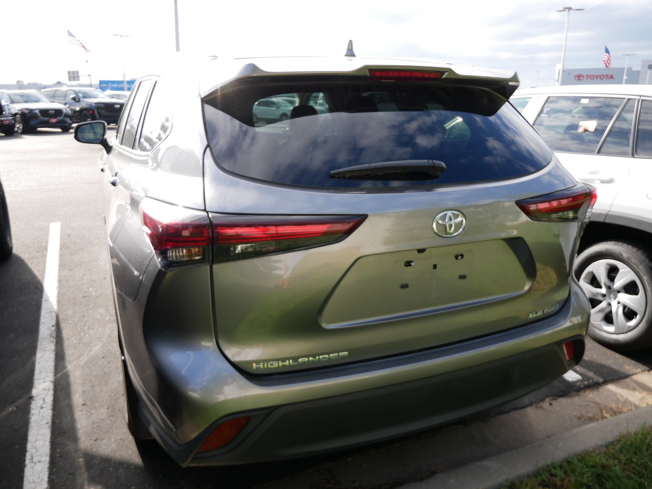 Used 2026 Toyota Highlander XLE AWD/4WD image 7