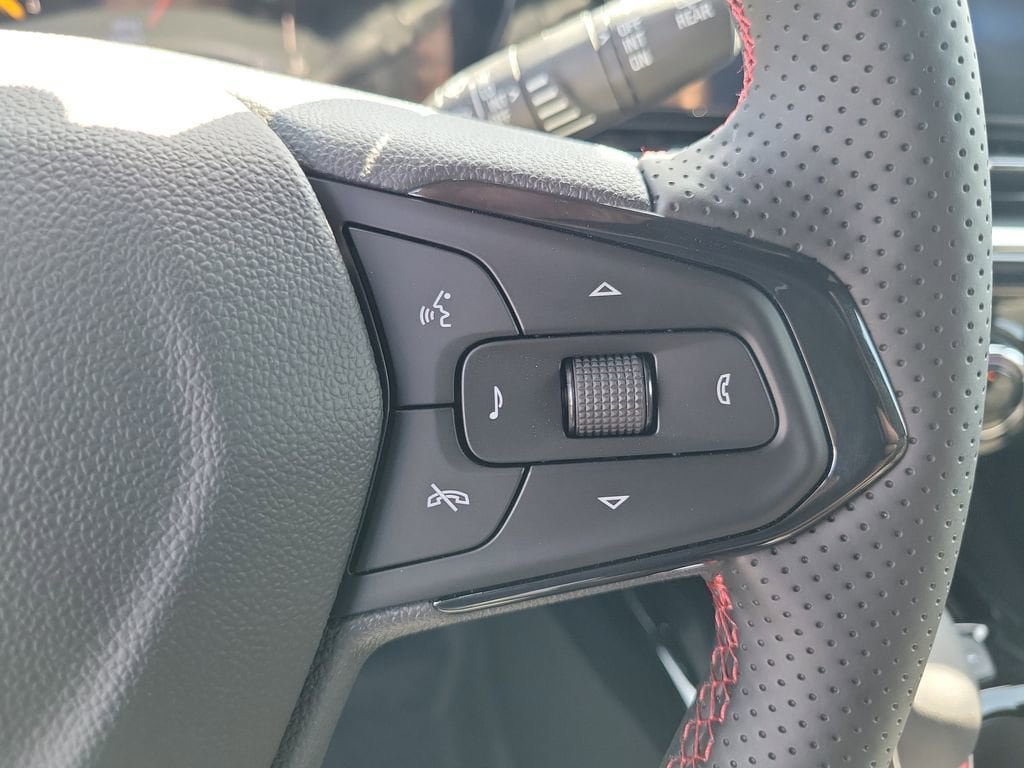 New 2026 Chevrolet Trax RS w/ Sunroof Package FWD image 6