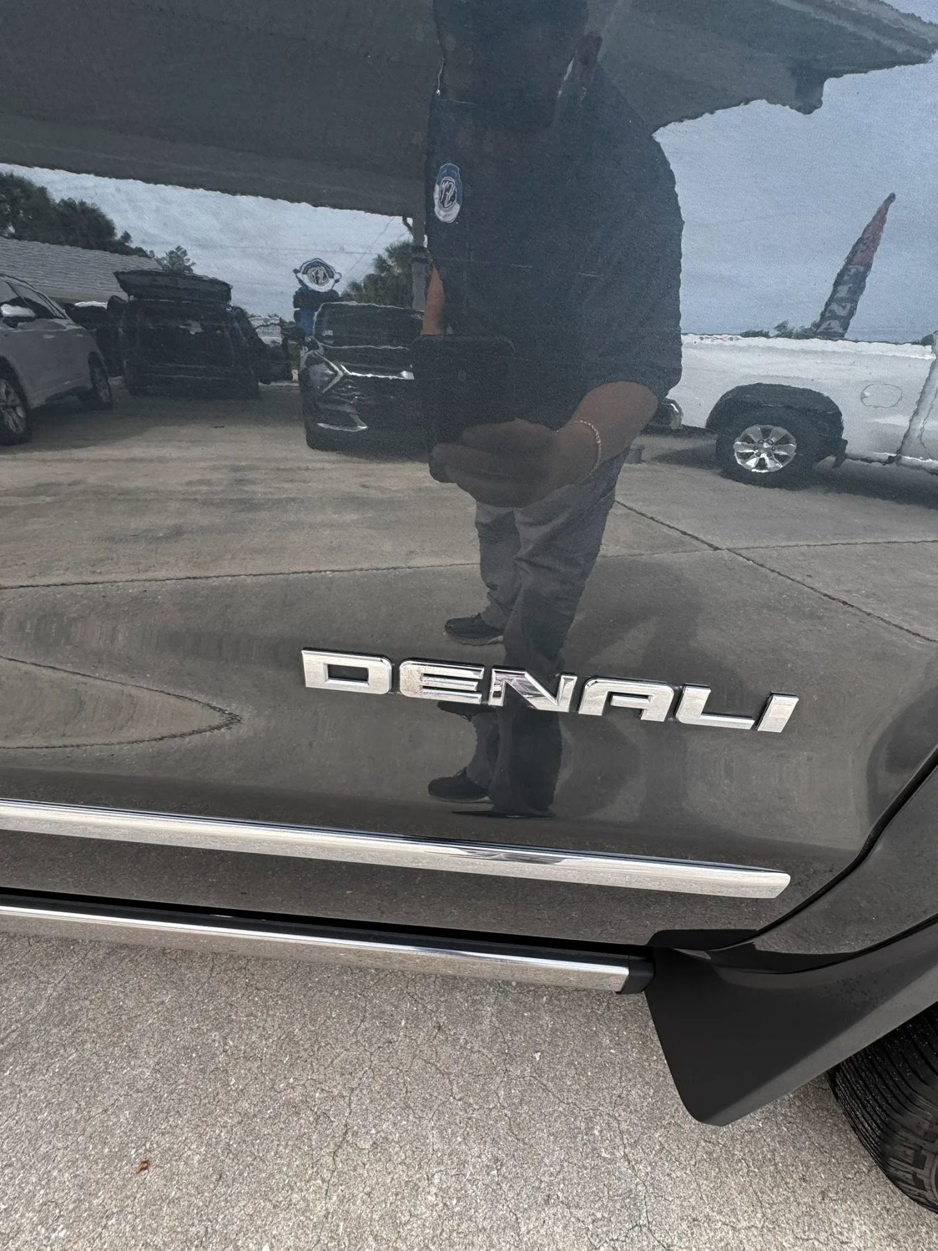 Used 2017 GMC Sierra 1500 Denali w/ Denali Ultimate Package AWD/4WD image 11