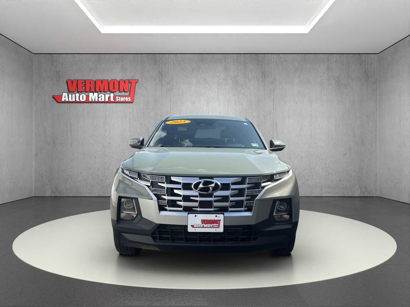 Used 2023 Hyundai Santa Cruz SE image 2