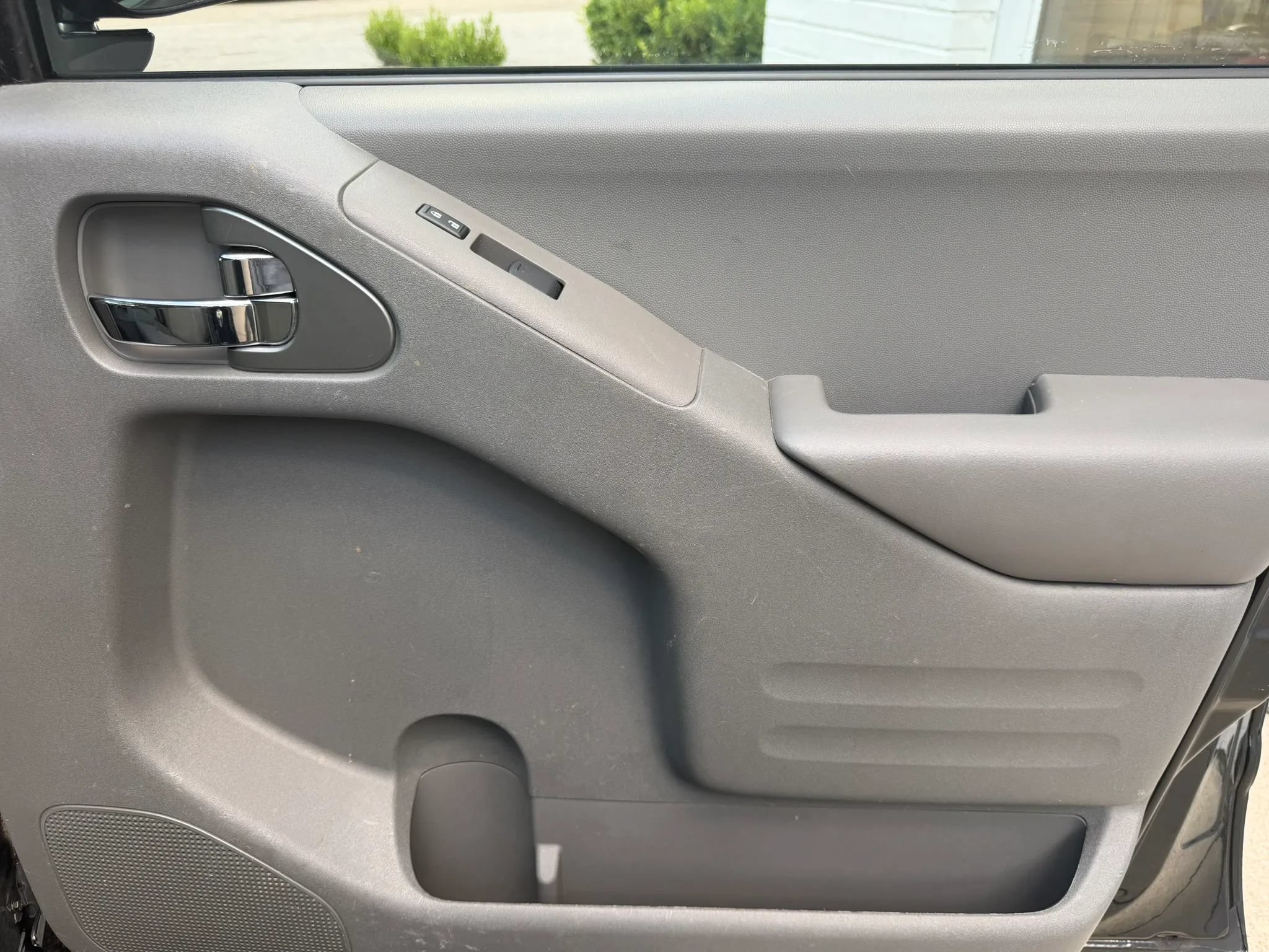 Used 2020 Nissan Frontier SV w/ Midnight Edition Floor Mats AWD/4WD image 8