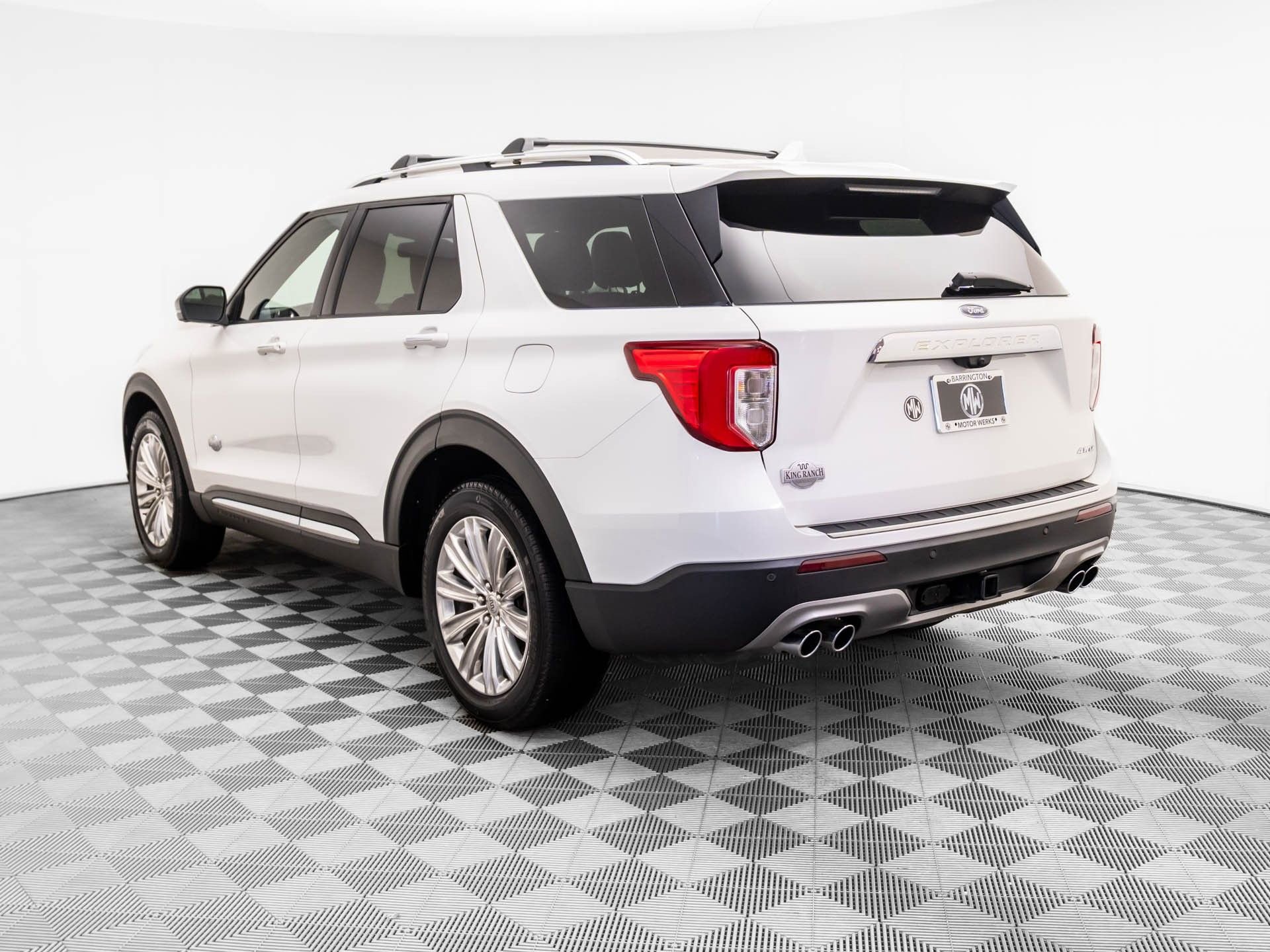 Used 2021 Ford Explorer King Ranch w/ Premium Technology Package image 3