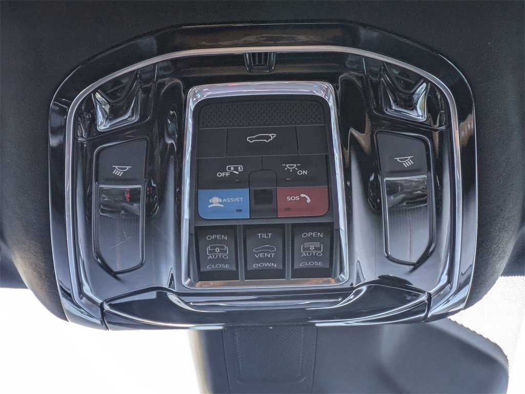 Used 2024 Jeep Grand Wagoneer L Series III image 32