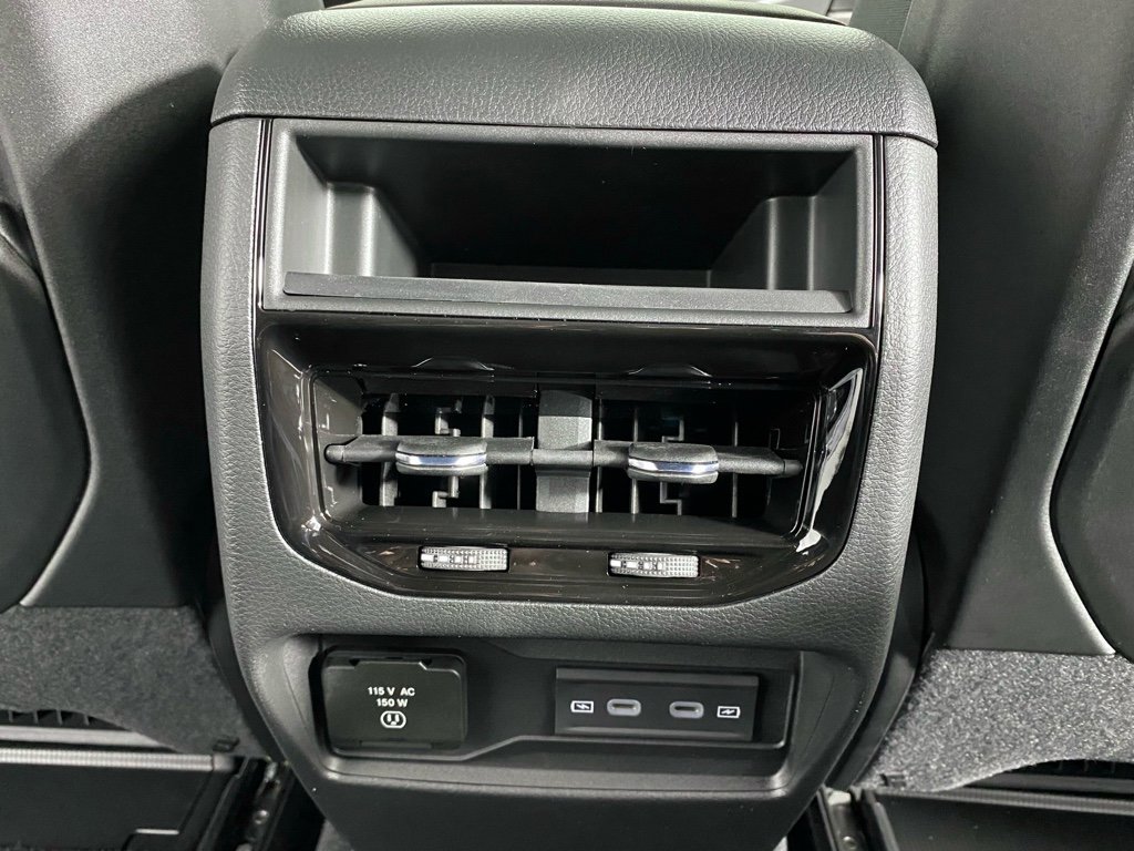 New 2026 Jeep Grand Cherokee Altitude image 16