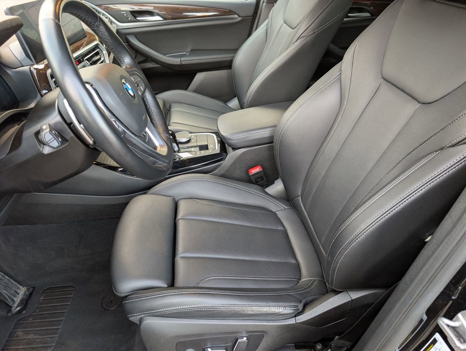 Used 2024 BMW X3 sDrive30i w/ Premium Package image 5