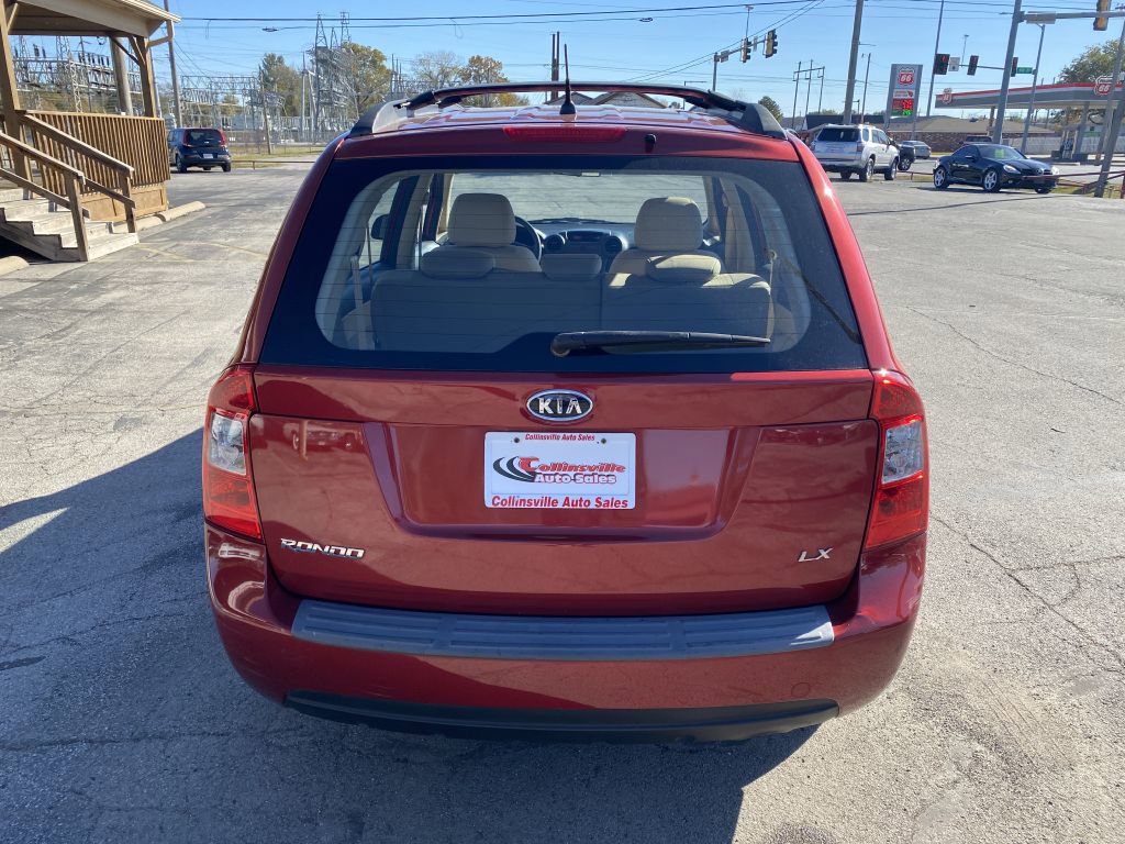 Used 2008 Kia Rondo LX w/ Convenience Pkg image 4
