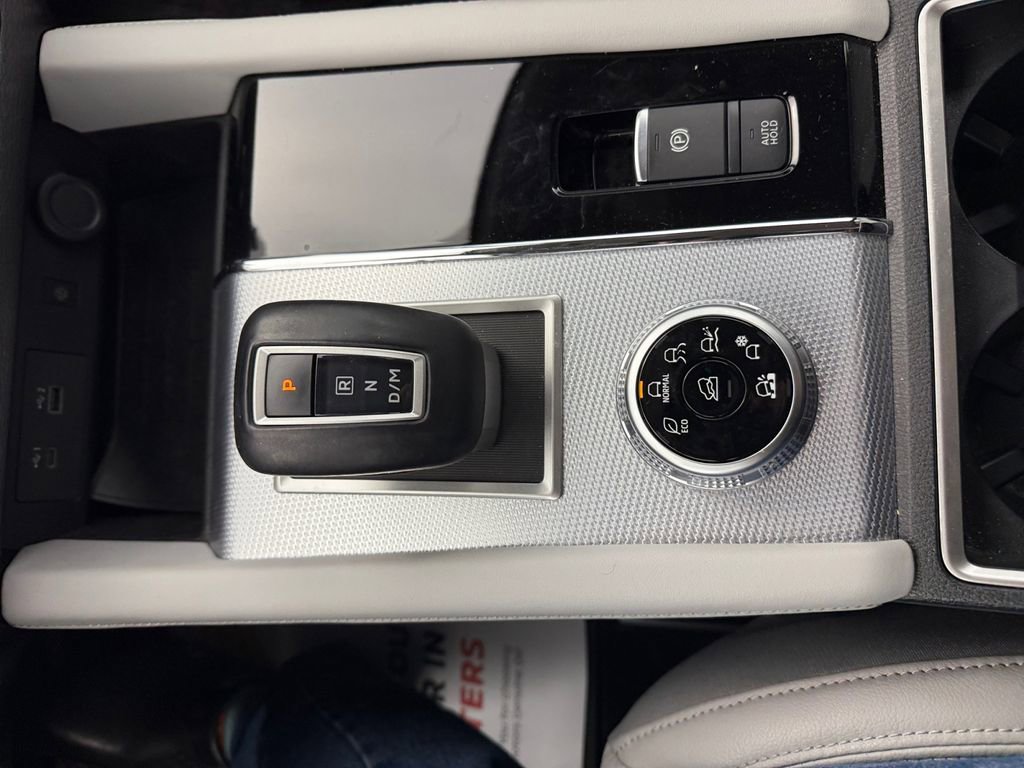 Used 2023 Mitsubishi Outlander SEL AWD/4WD image 21