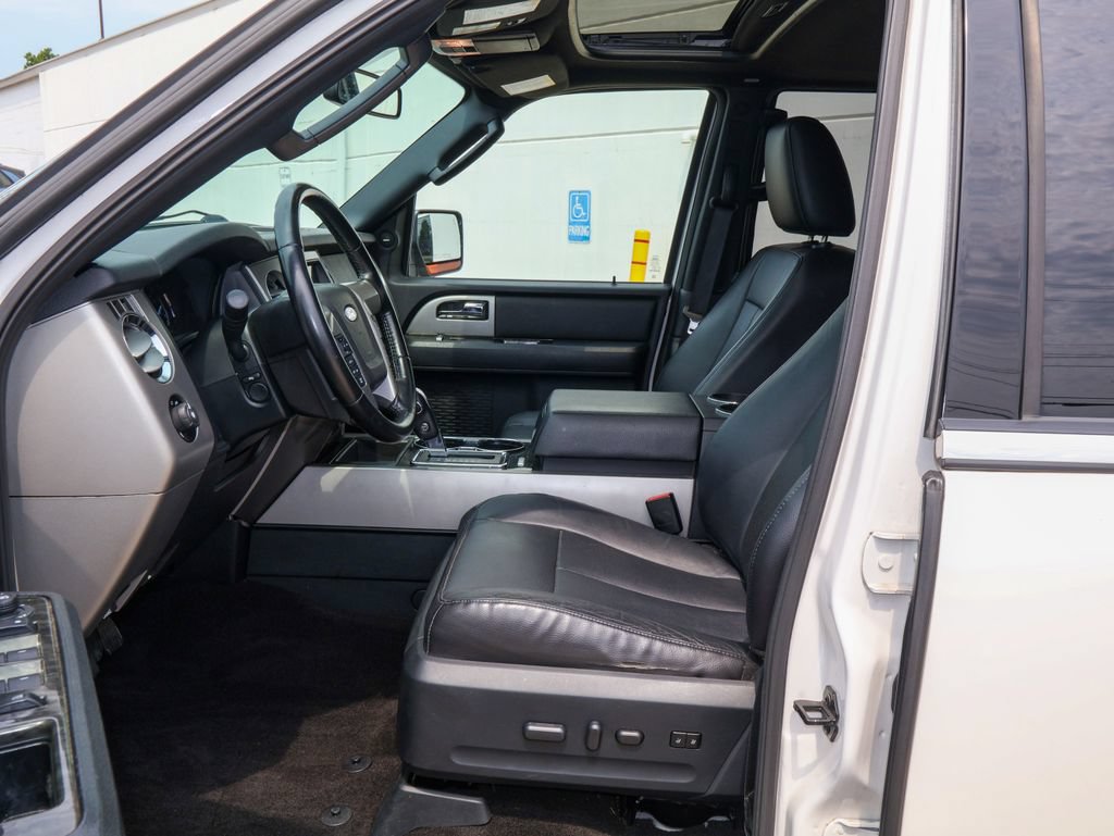 Used 2016 Ford Expedition Limited w/ Equipment Group 301A AWD/4WD image 14
