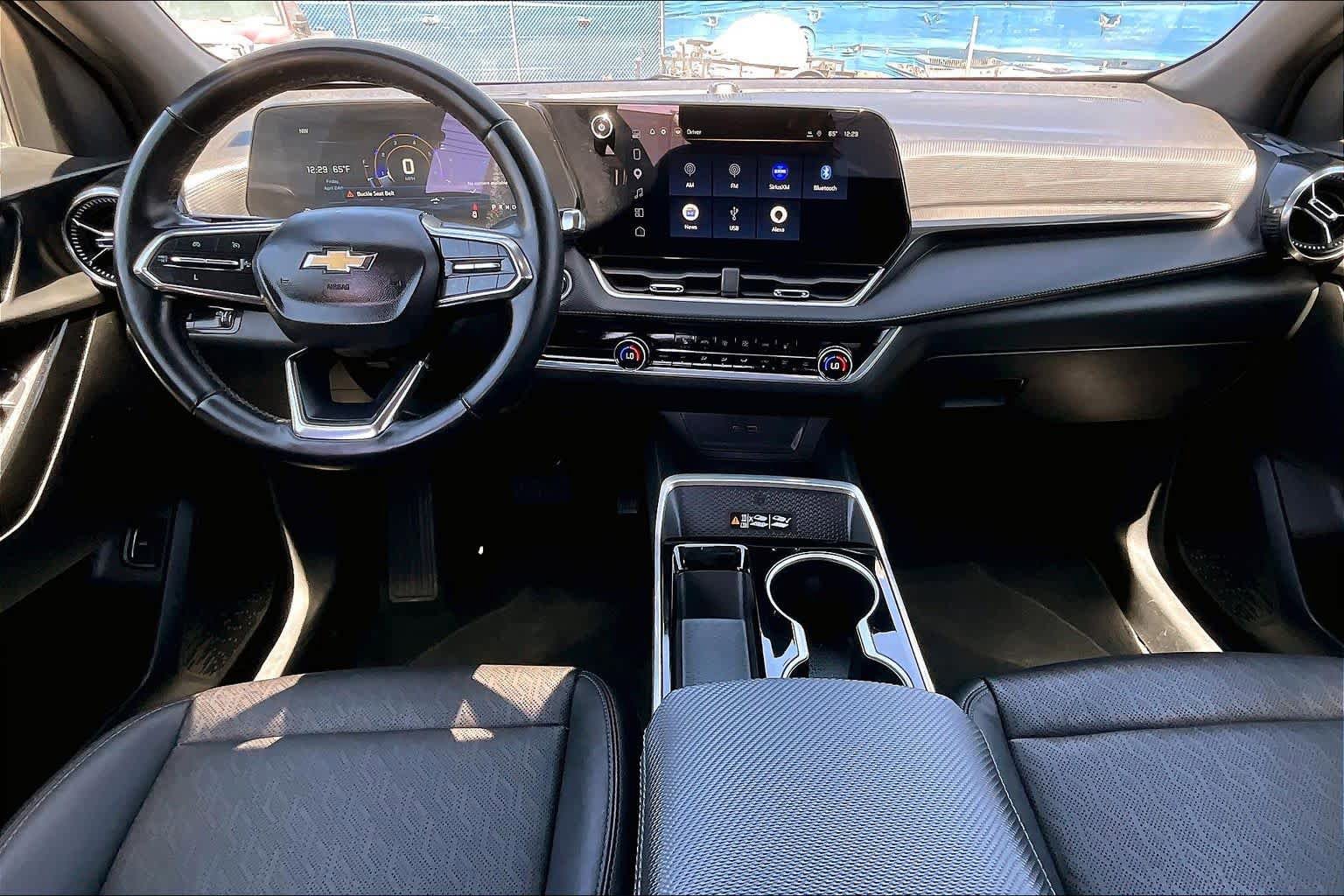 Used 2025 Chevrolet Equinox LT w/ Convenience Package II FWD image 14
