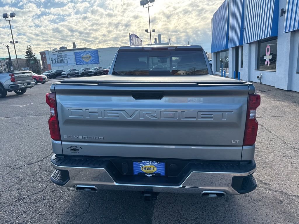 Used 2025 Chevrolet Silverado 1500 LT AWD/4WD image 9