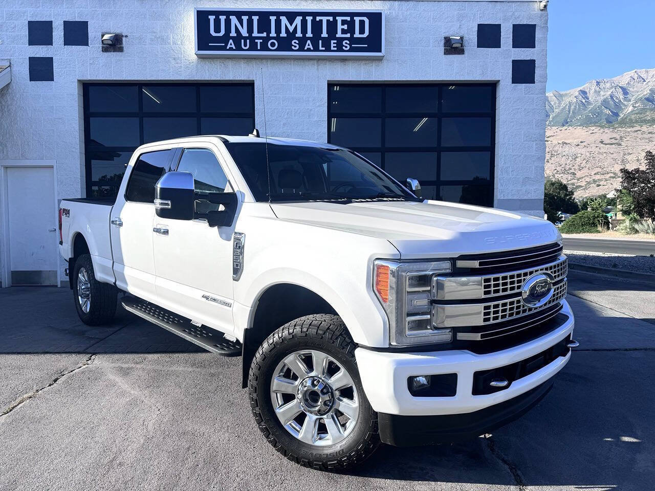 Used 2019 Ford F350 Platinum w/ Platinum Ultimate Package AWD/4WD image 1