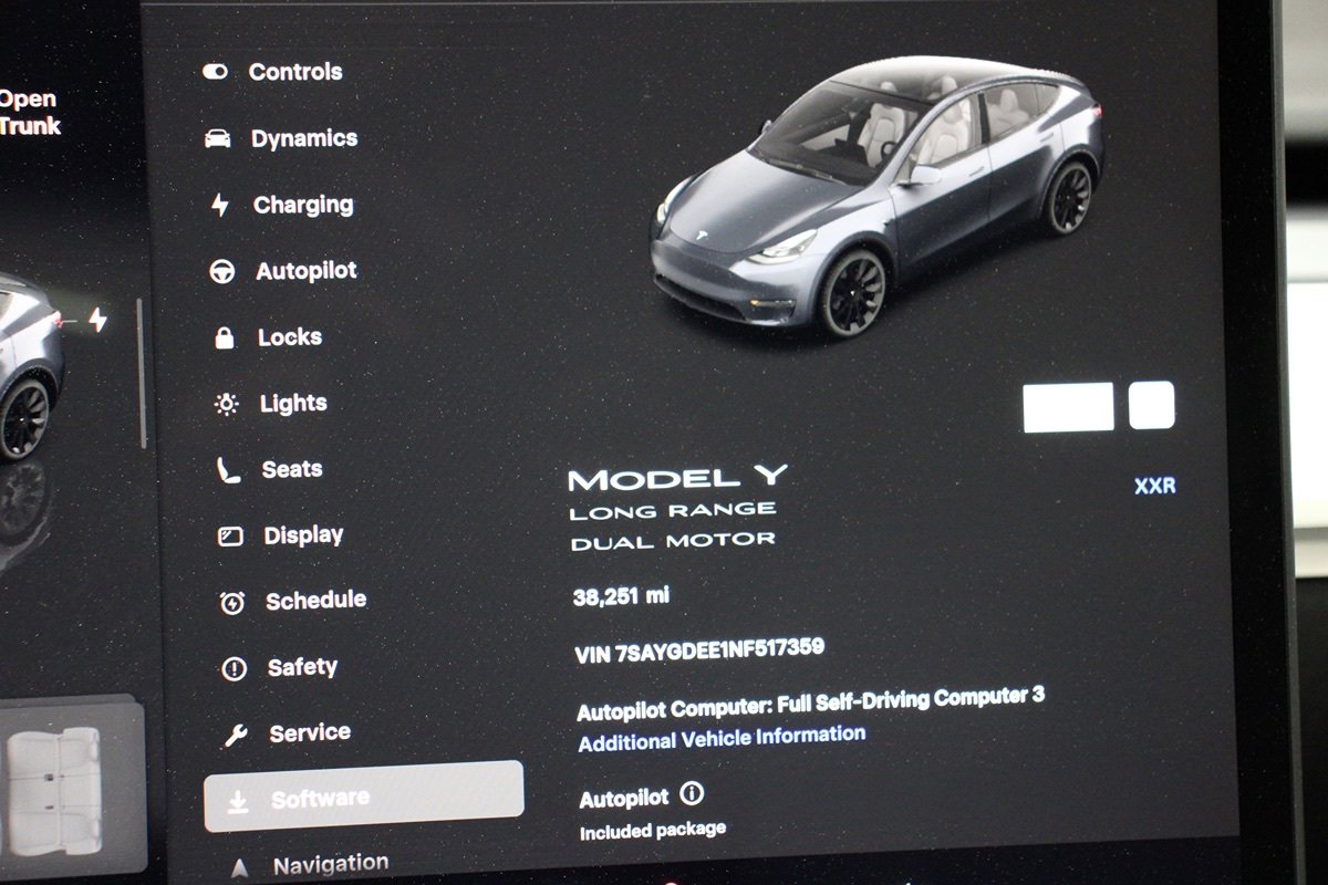 Used 2022 Tesla Model Y Long Range AWD/4WD image 39
