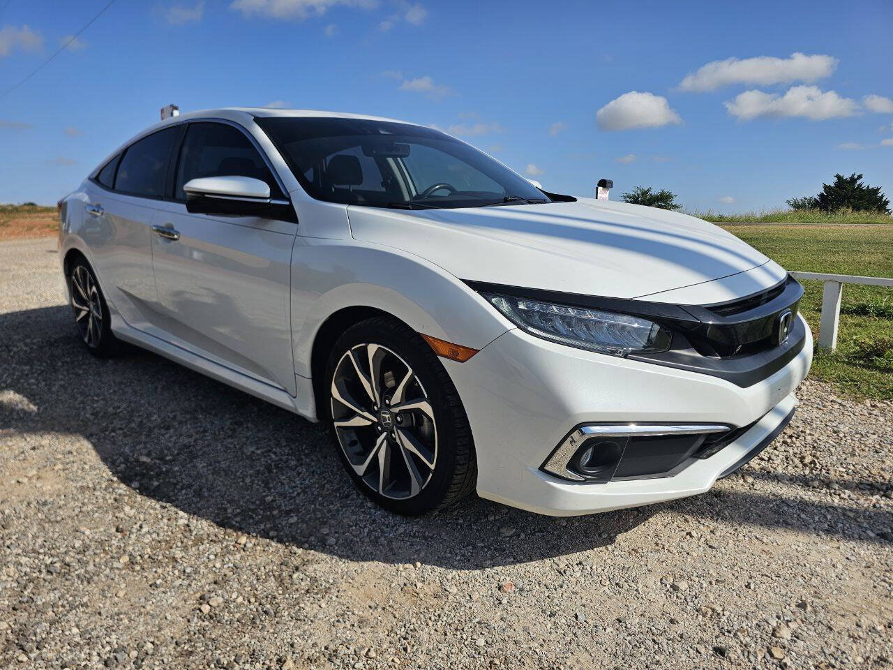 Used 2019 Honda Civic Touring image 4