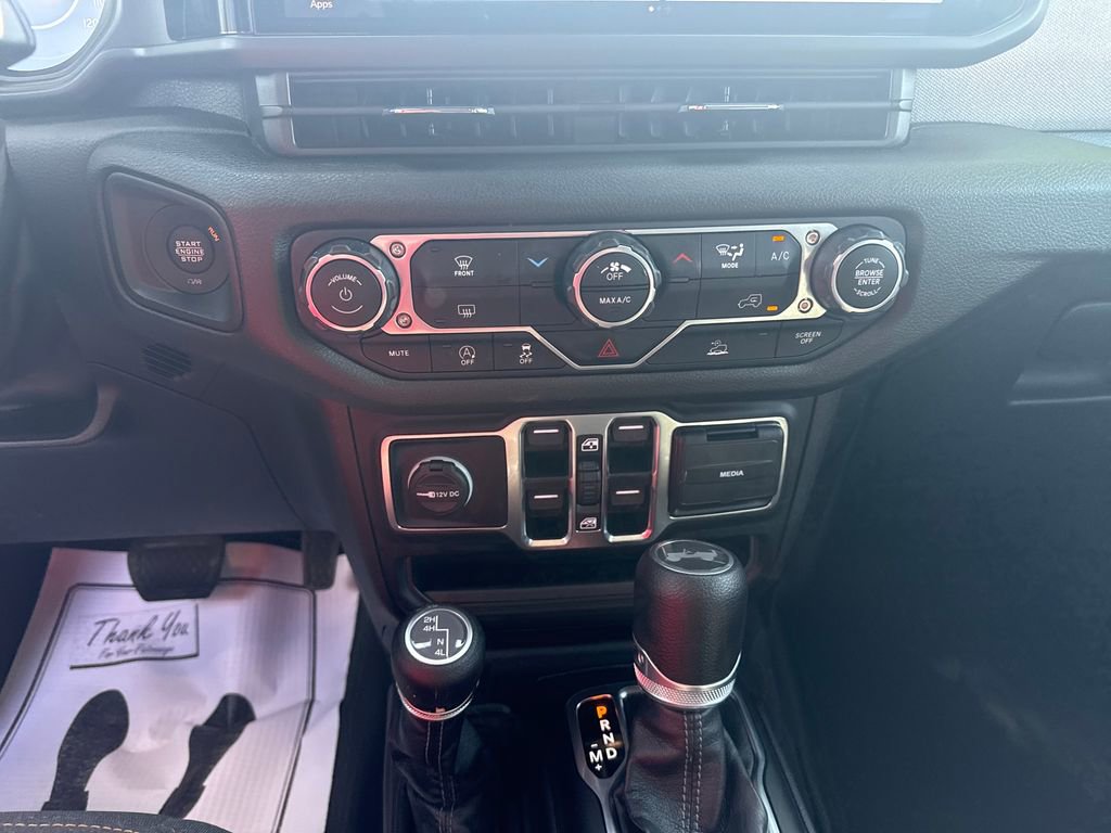 Used 2025 Jeep Wrangler Unlimited Sport AWD/4WD image 23