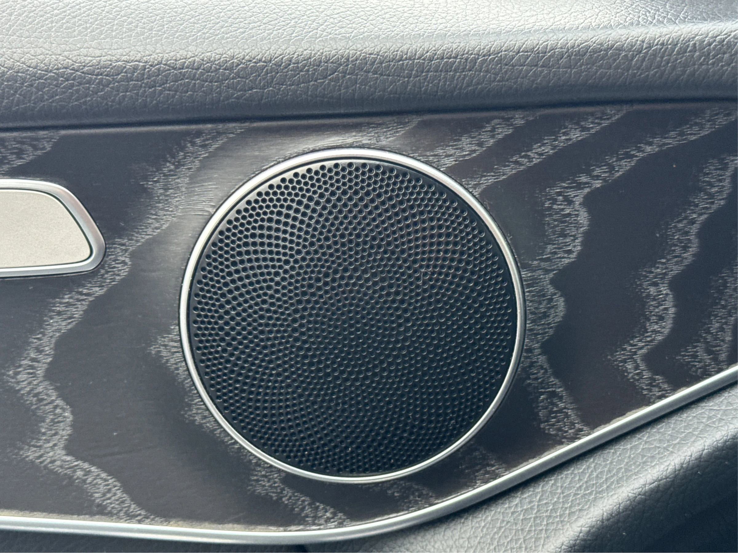 Used 2018 Mercedes-Benz GLC 350e 4MATIC image 30