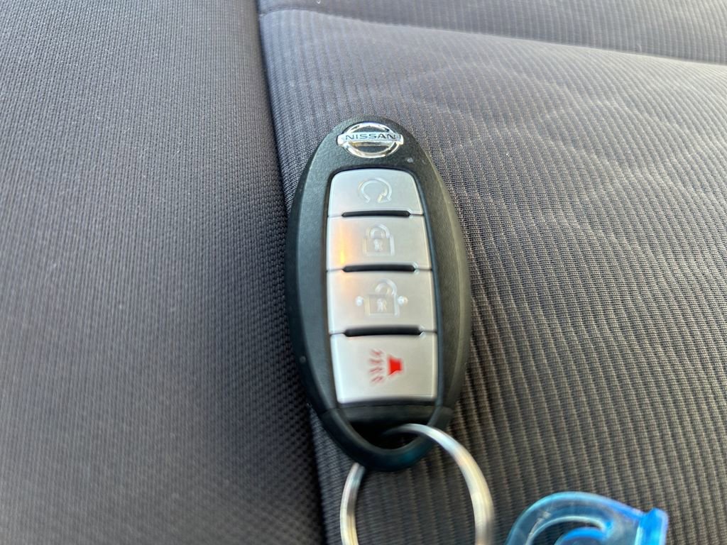 Used 2020 Nissan Titan SV w/ SV Convenience Package image 34