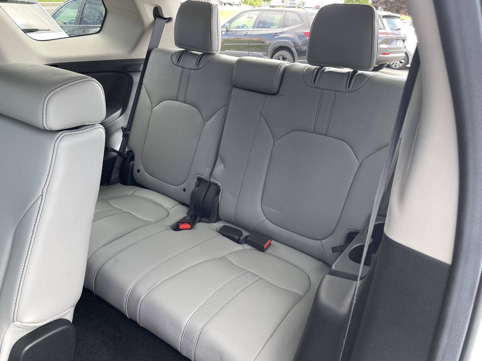 Used 2025 Honda Pilot EX-L image 16