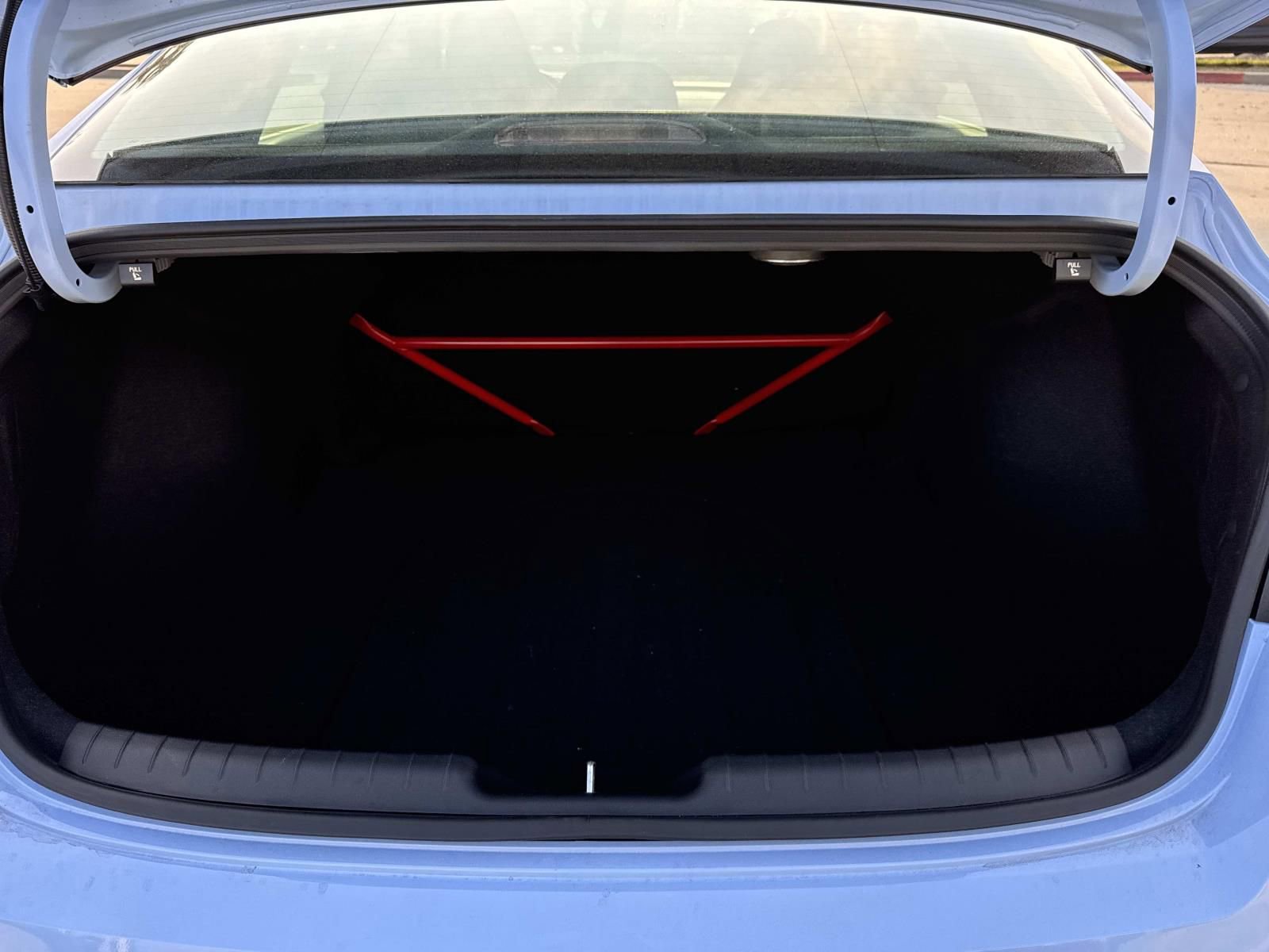 Used 2025 Hyundai Elantra N Base image 8