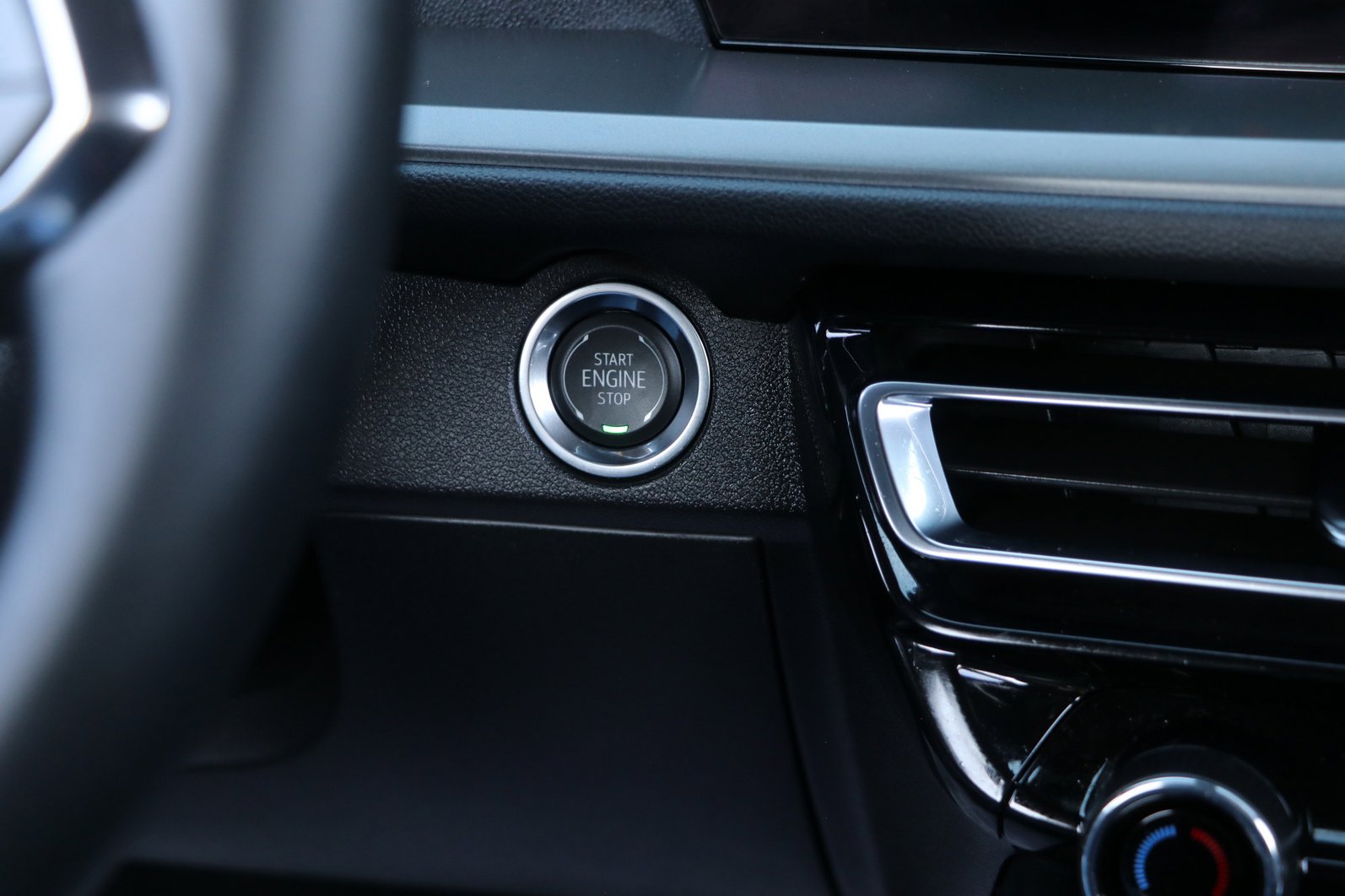 Used 2026 Chevrolet Traverse LT image 25