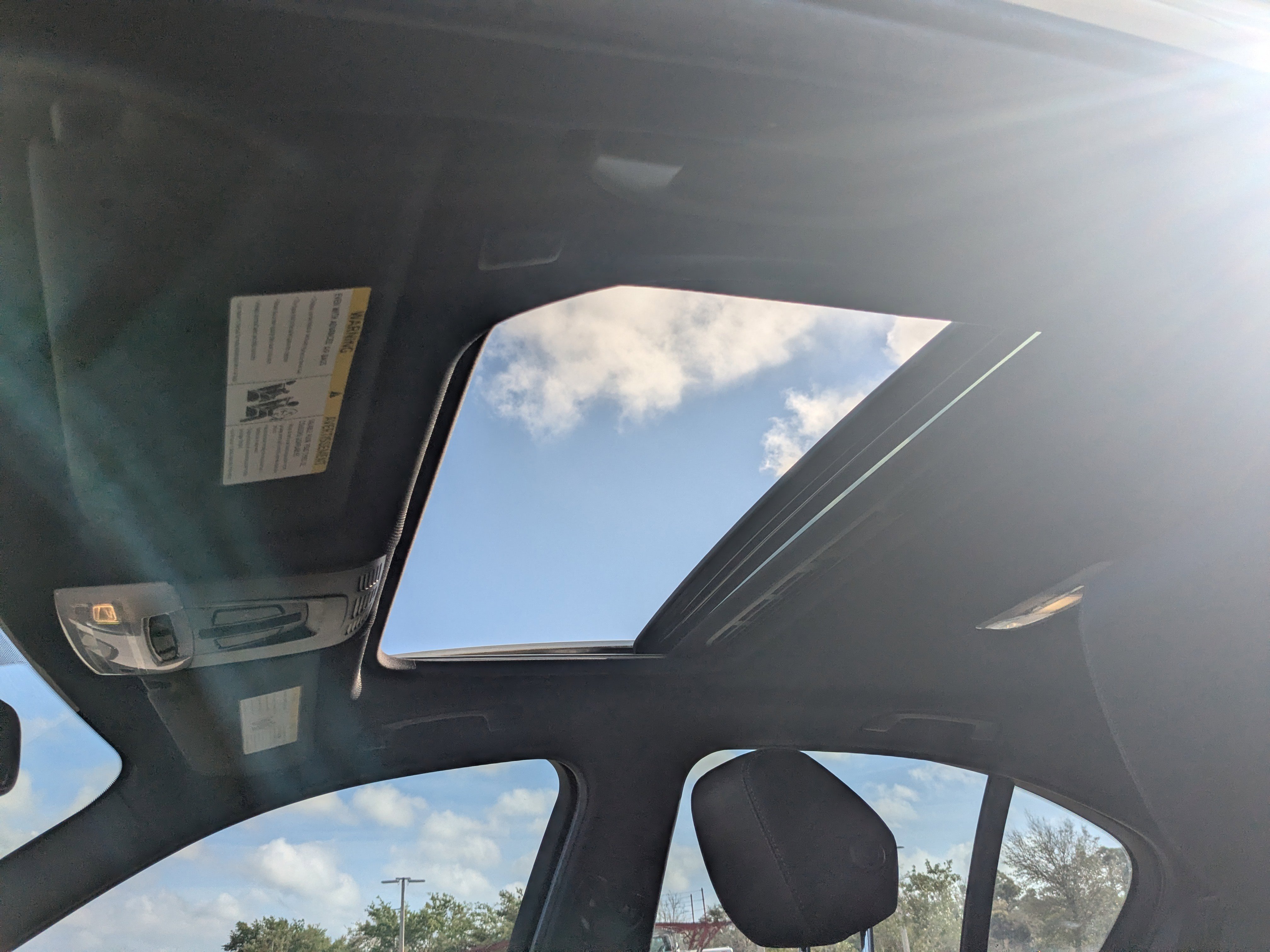 Used 2018 BMW 330i Sedan w/ M Sport Package image 22