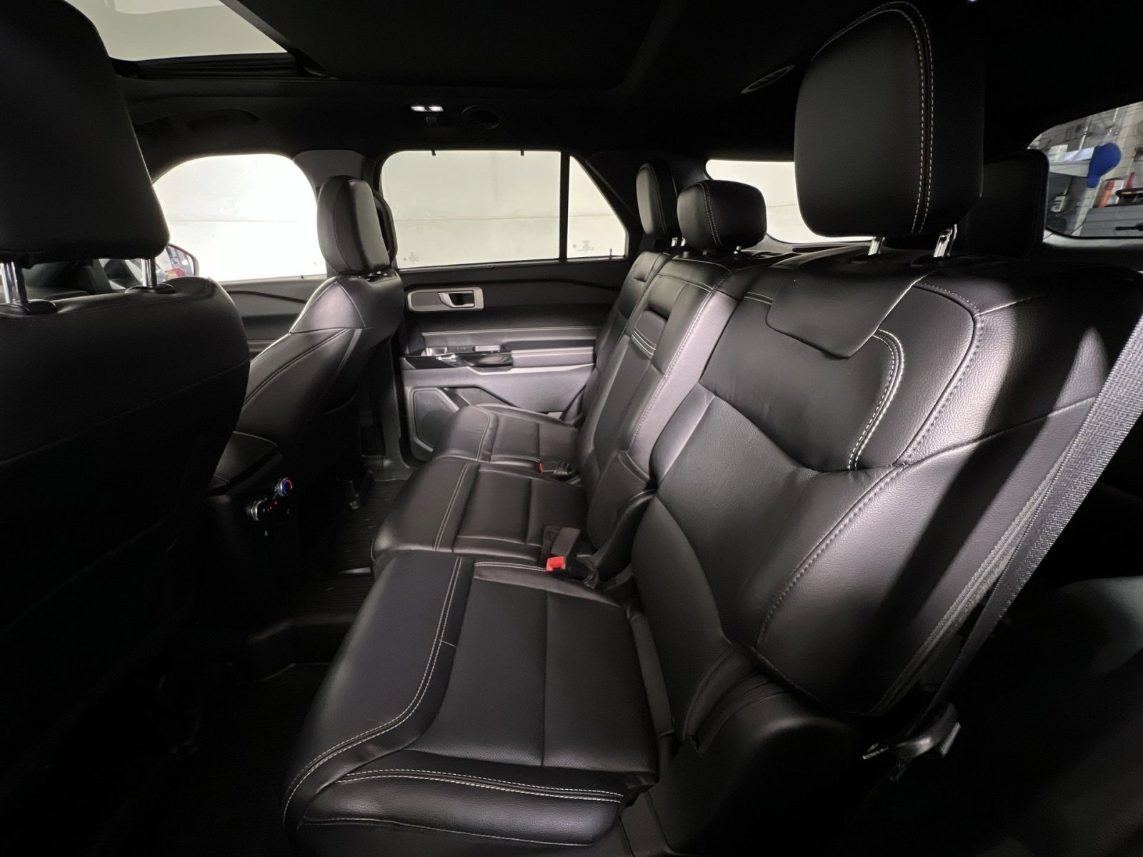 Used 2022 Ford Explorer ST w/ Equipment Group 401A AWD/4WD image 25