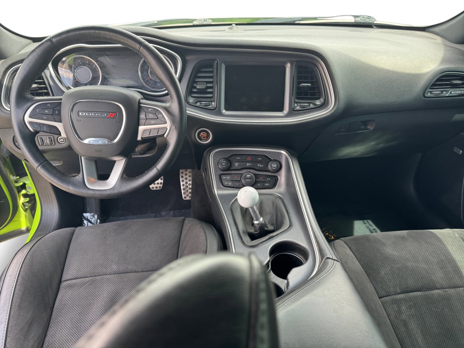 Used 2015 Dodge Challenger R/T Scat Pack w/ Scat Pack Appearance Package RWD image 12
