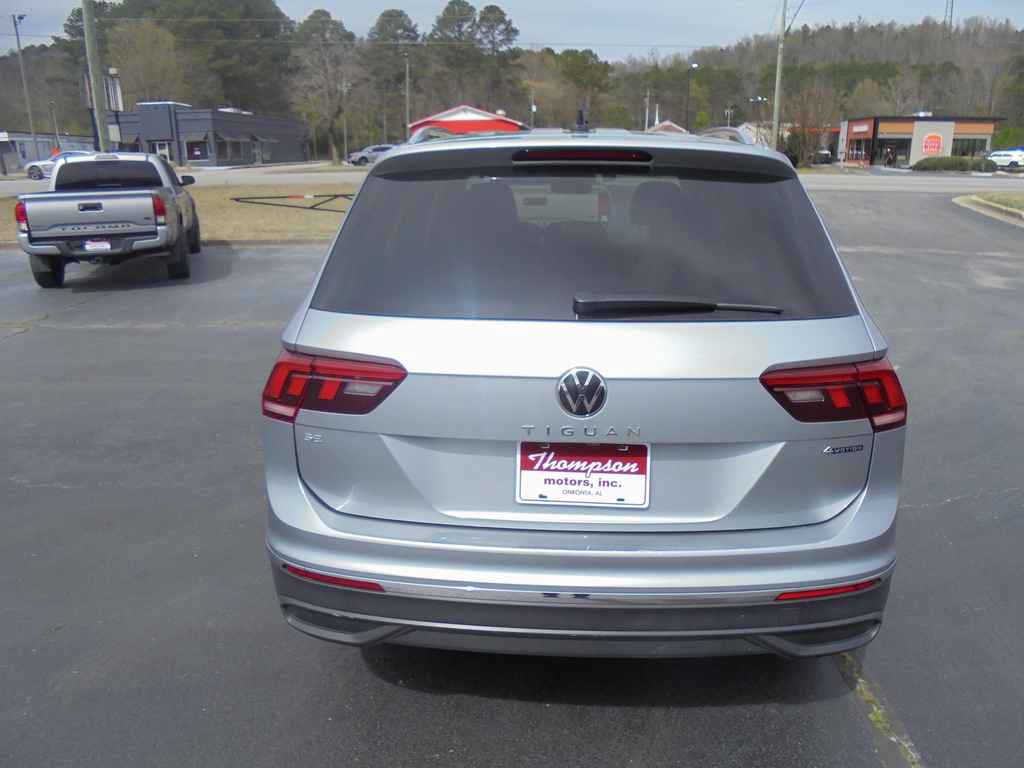 Used 2023 Volkswagen Tiguan SE AWD/4WD image 4