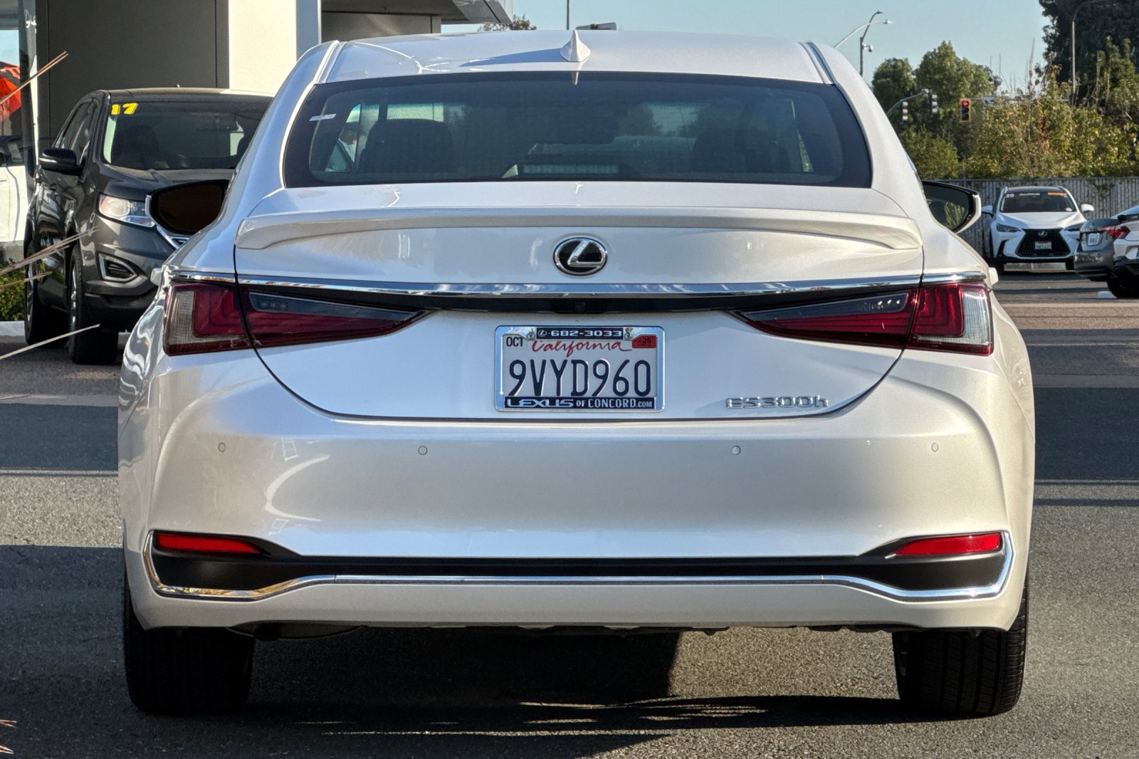 Certified 2025 Lexus ES 300h w/ Accessory Package (Z1) FWD image 5