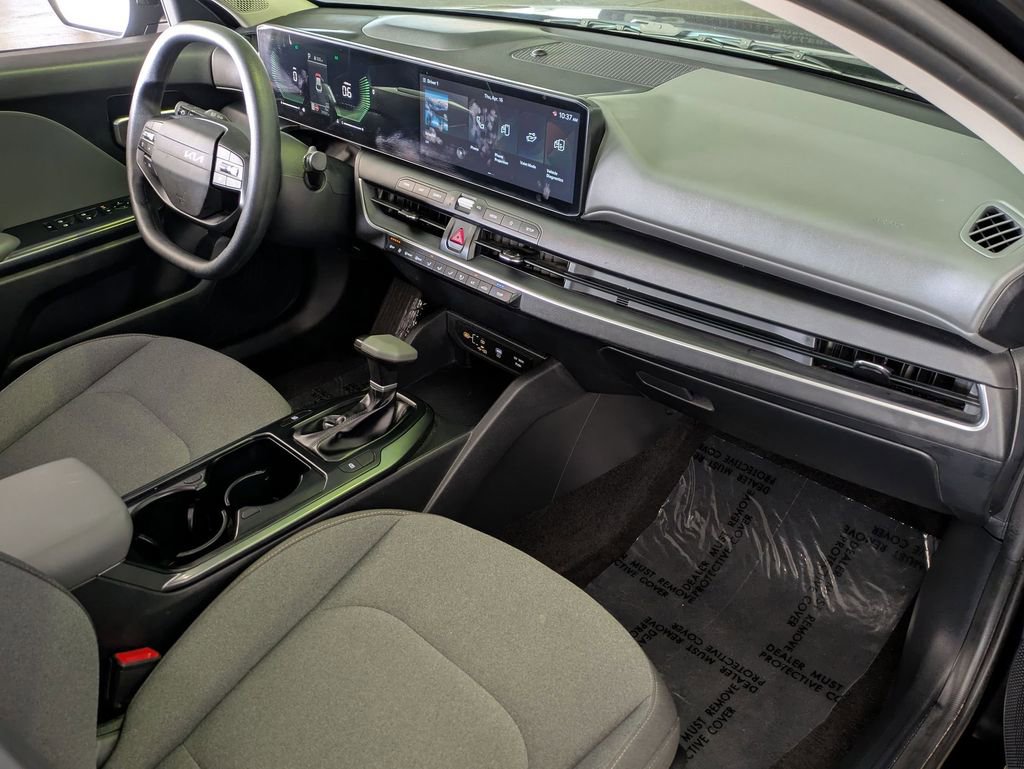 Used 2025 Kia K4 LXS image 29