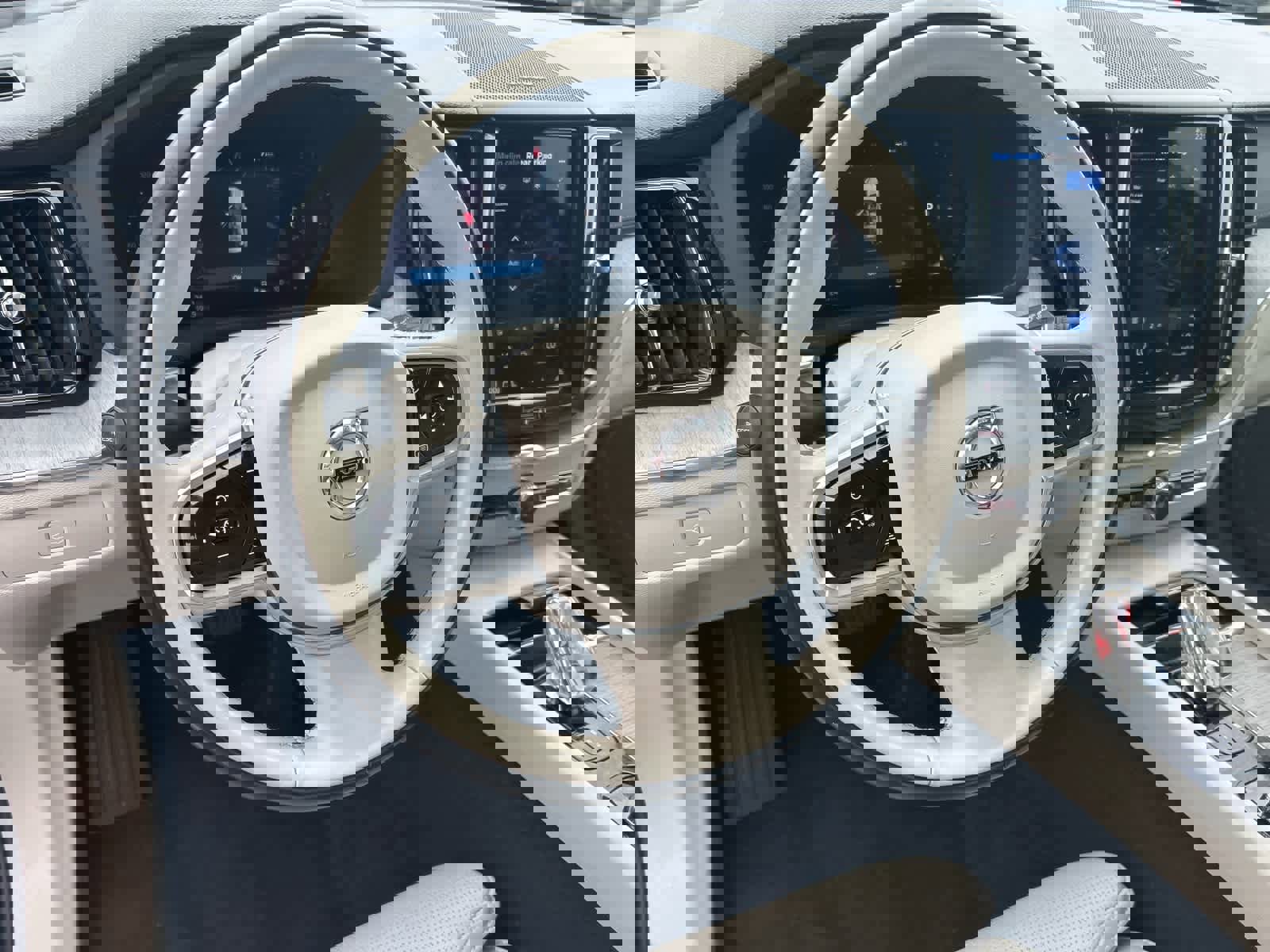 Used 2023 Volvo XC60 B5 Ultimate image 34