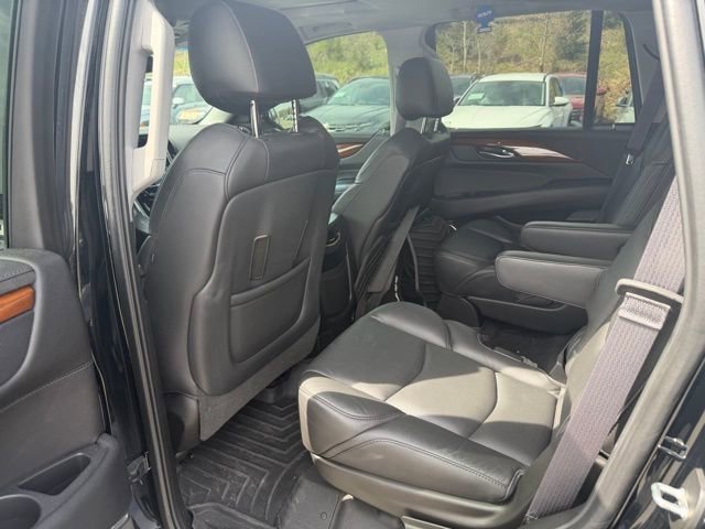 Used 2017 Cadillac Escalade Luxury AWD/4WD image 8
