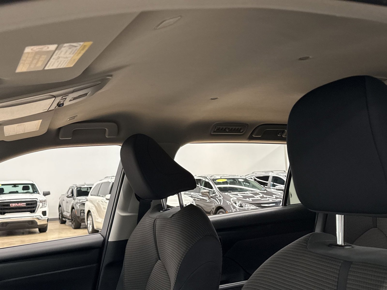 Used 2025 Toyota Highlander LE FWD image 25