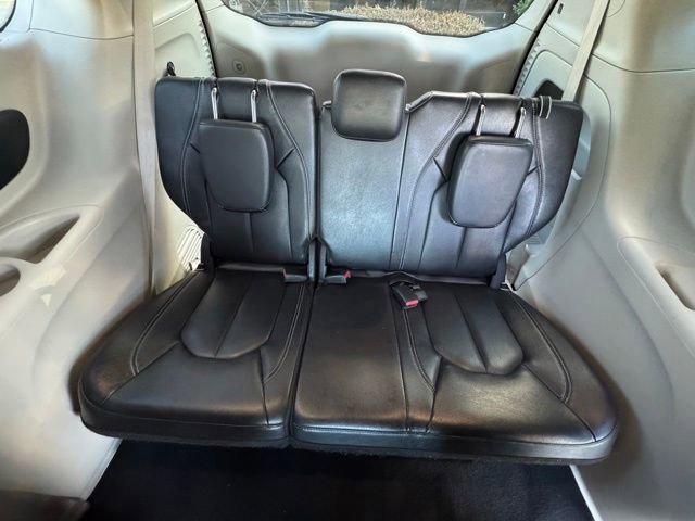 Used 2022 Chrysler Pacifica Touring-L FWD image 20