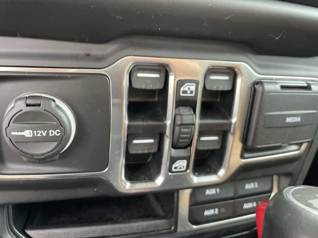 Used 2020 Jeep Wrangler Unlimited Sahara AWD/4WD image 20