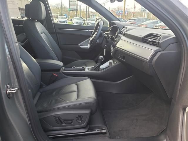 Used 2022 Audi Q3 2.0T Premium Plus w/ Premium Plus Package image 16