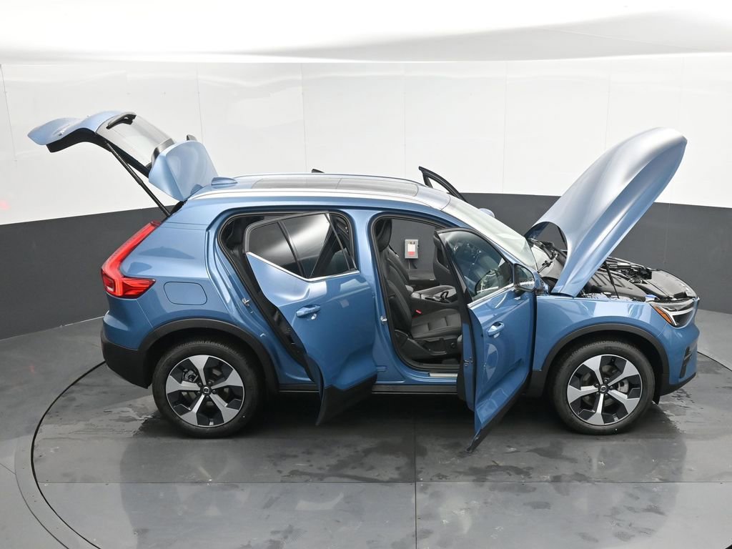 New 2025 Volvo XC40 B5 Core w/ Climate Package image 49