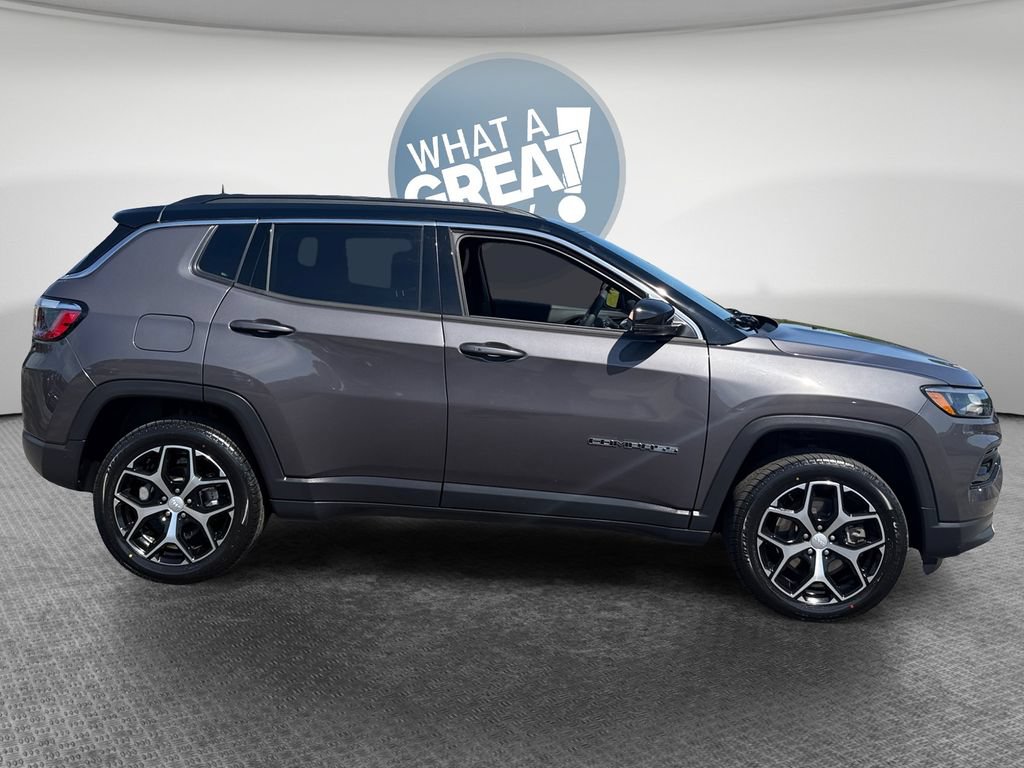 Used 2024 Jeep Compass Limited w/ Sun and Sound Group AWD/4WD image 2
