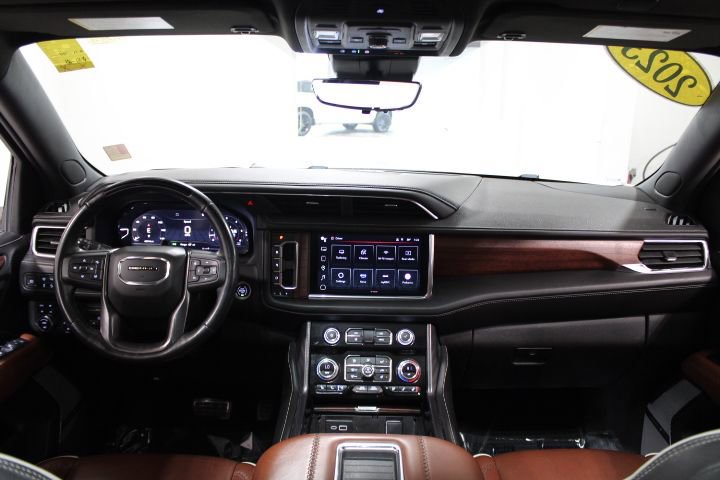 Used 2023 GMC Yukon Denali Ultimate image 2